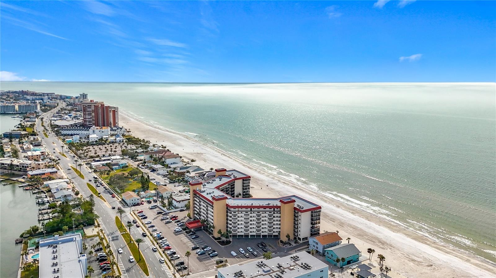 Image 29 of 34 For 18304 Gulf Boulevard 610