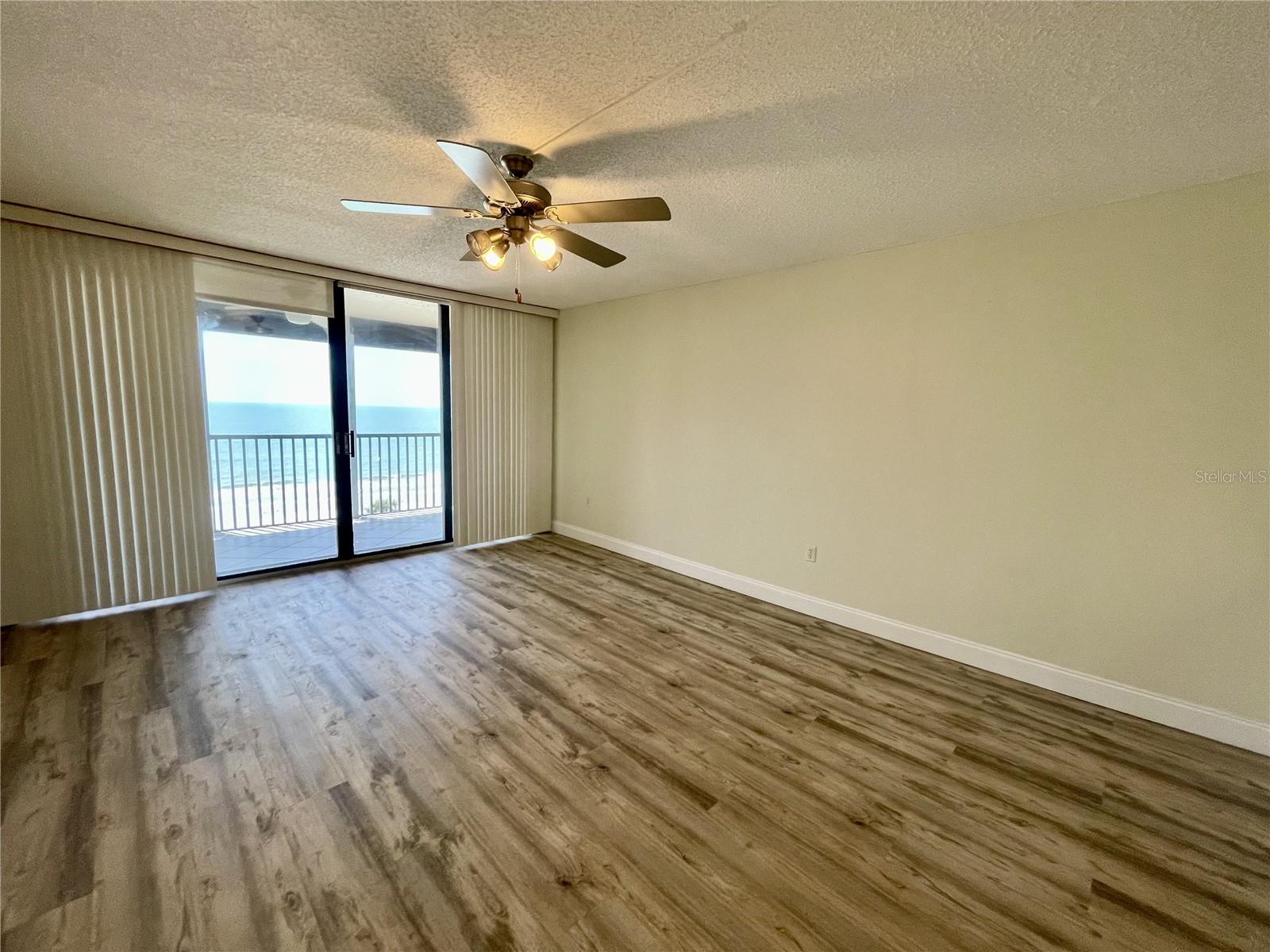 Image 4 of 34 For 18304 Gulf Boulevard 610