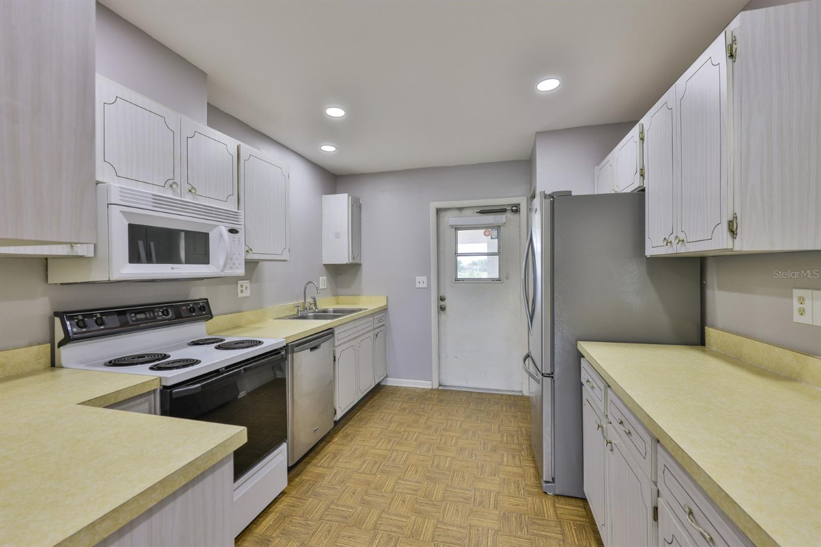 Image 16 of 50 For 412 Pebble Beach Boulevard