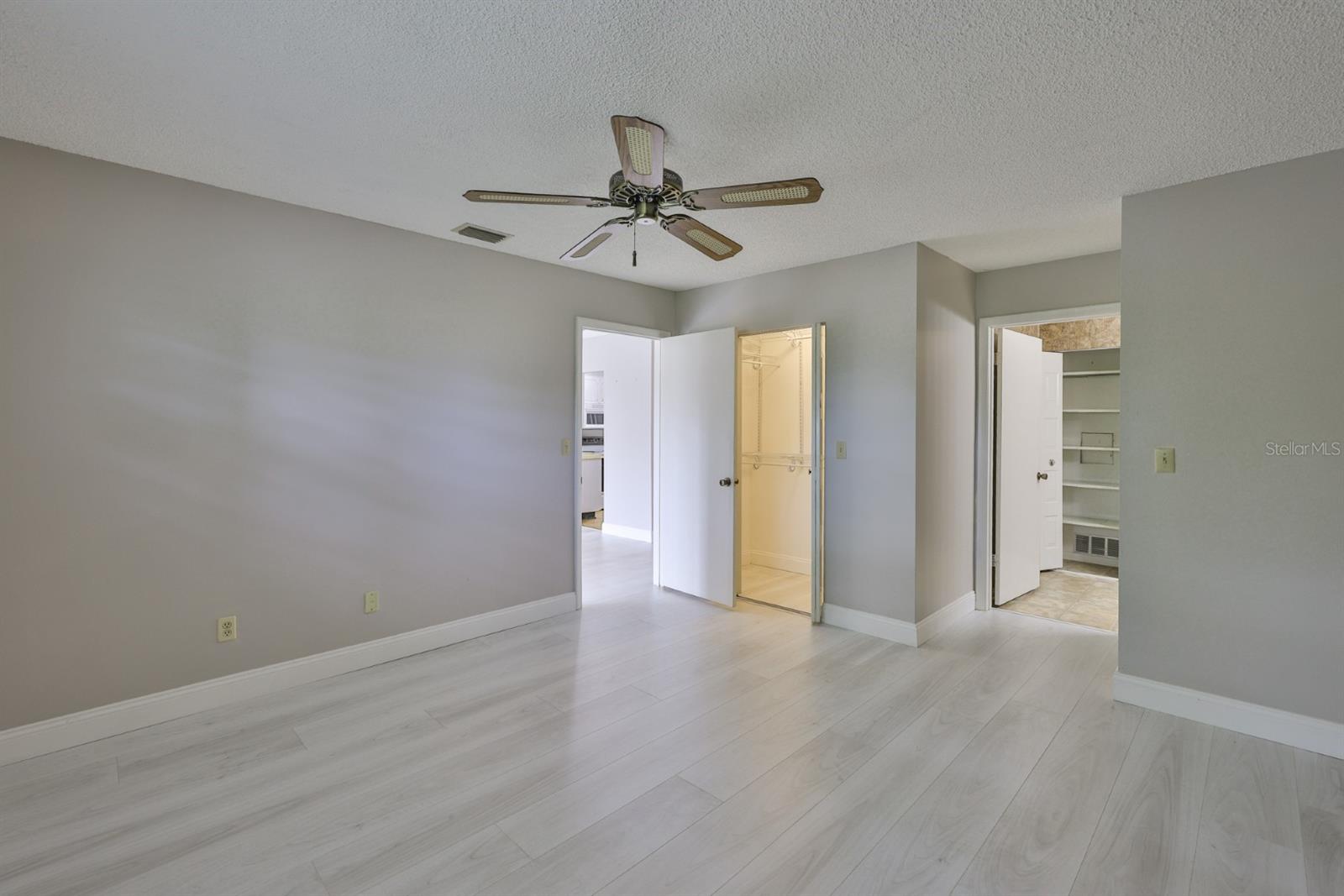 Image 21 of 50 For 412 Pebble Beach Boulevard