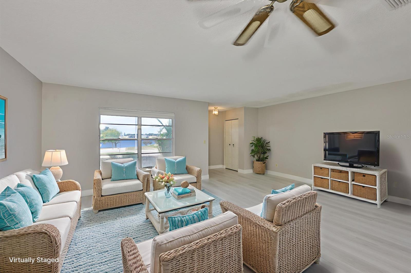 Image 5 of 50 For 412 Pebble Beach Boulevard