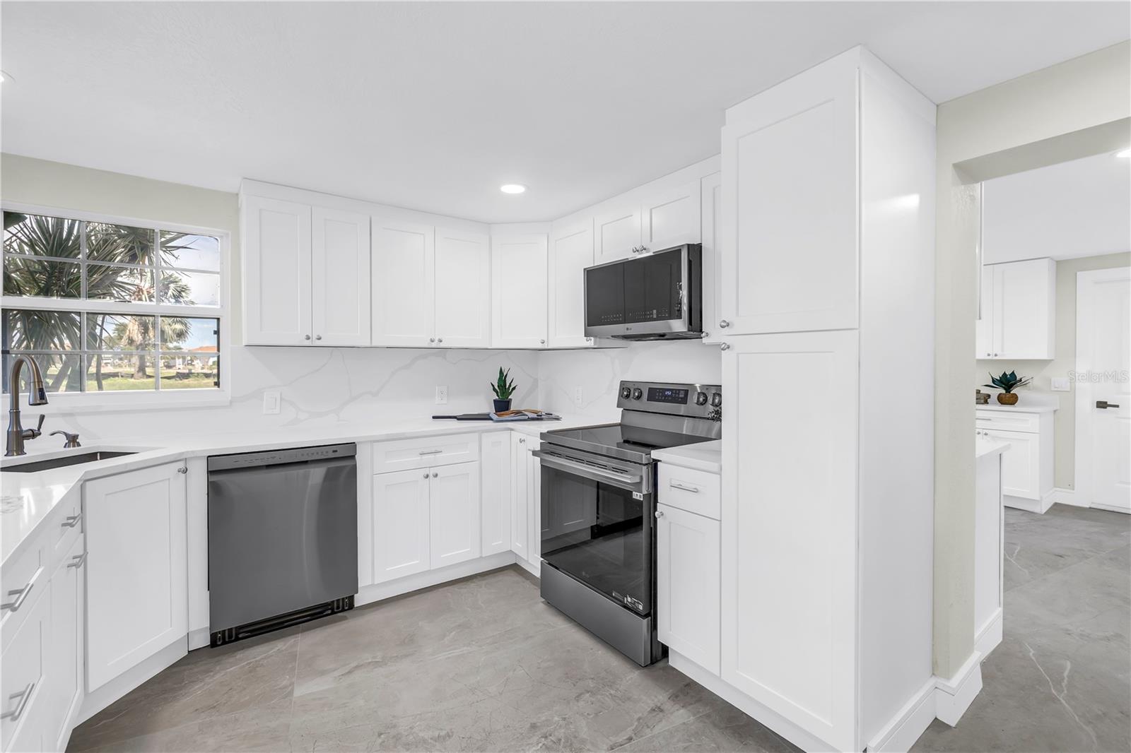 Image 22 of 81 For 17601 Sterling Terrace