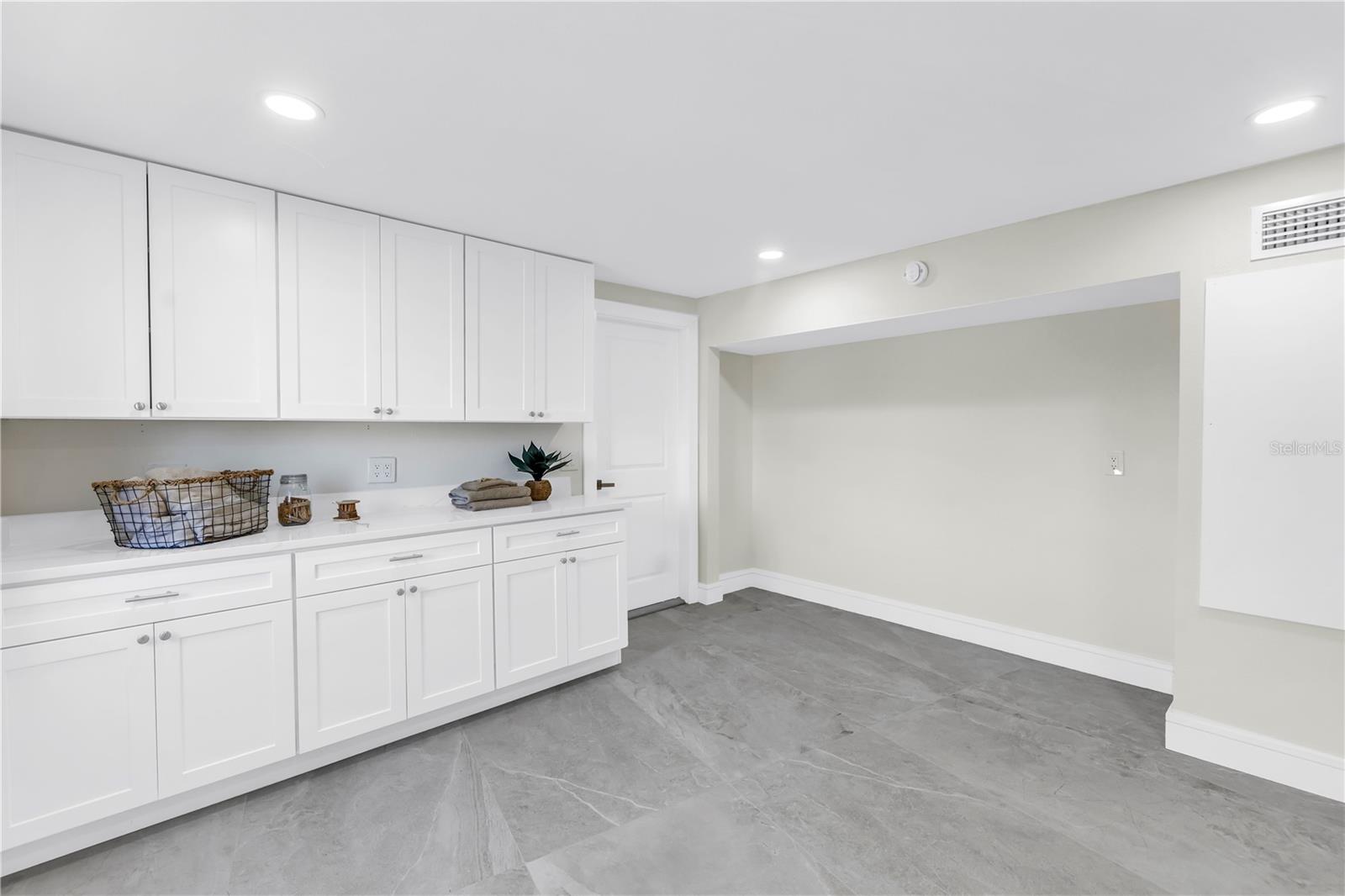 Image 27 of 81 For 17601 Sterling Terrace