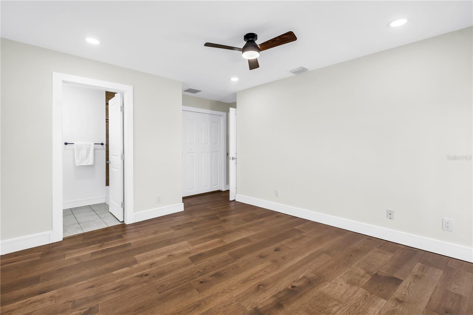 Image 42 of 81 For 17601 Sterling Terrace