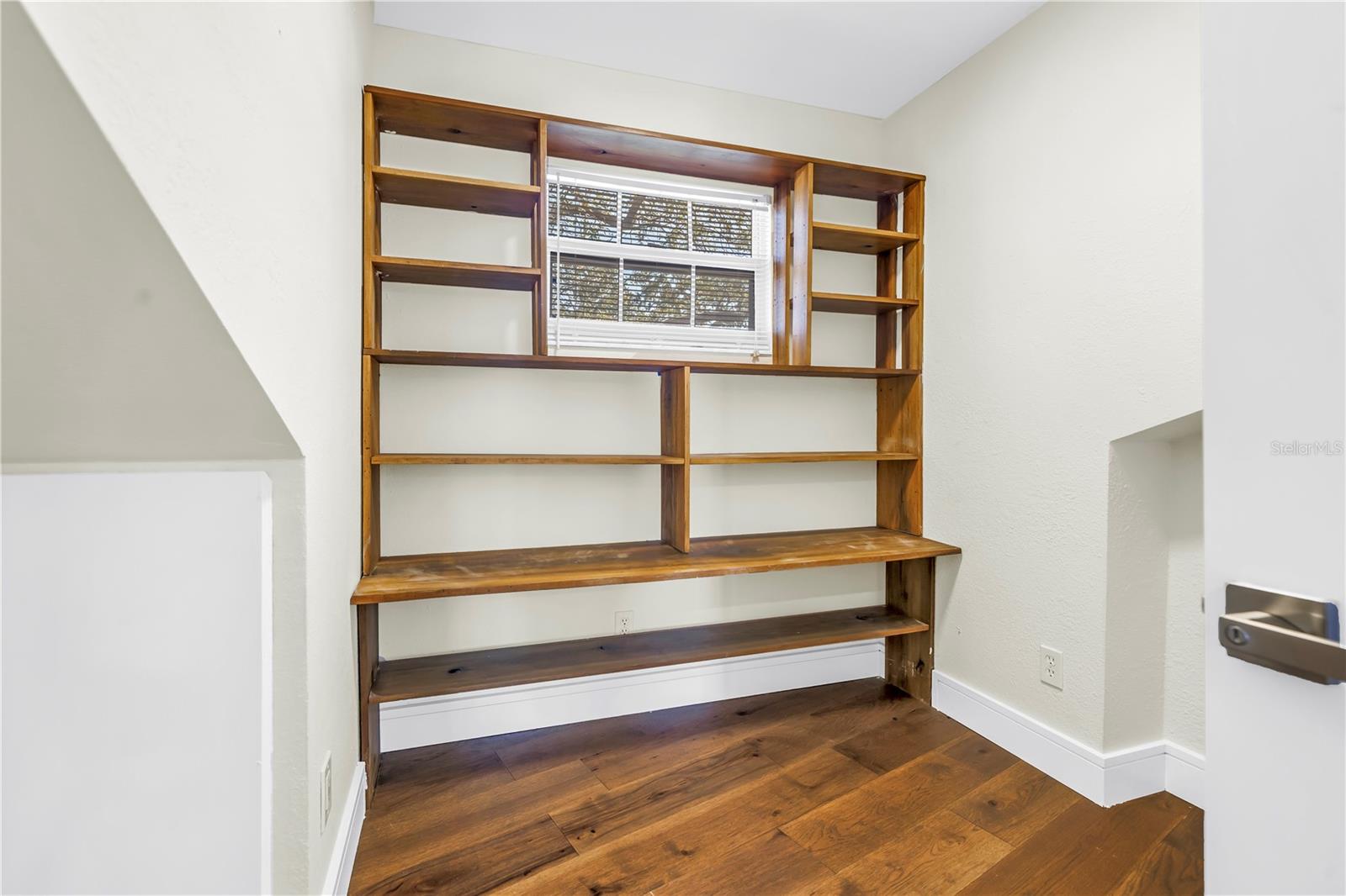 Image 61 of 81 For 17601 Sterling Terrace