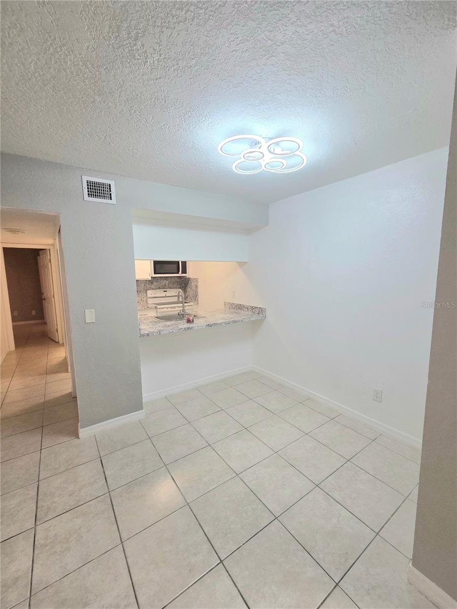 Image 5 of 35 For 1799 Highland Avenue 31