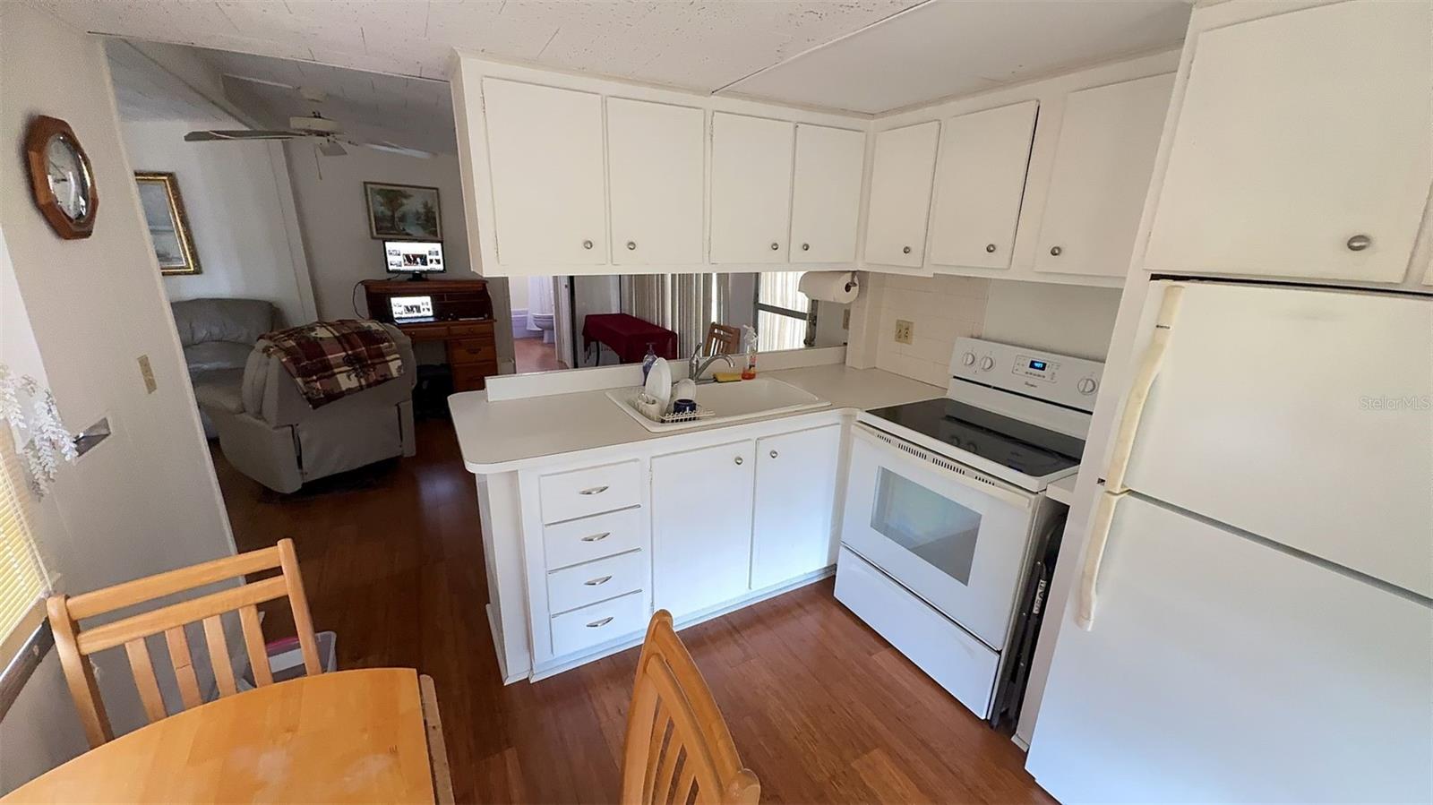 Listing photo id 13 for 4851 Gandy Boulevard B5l5