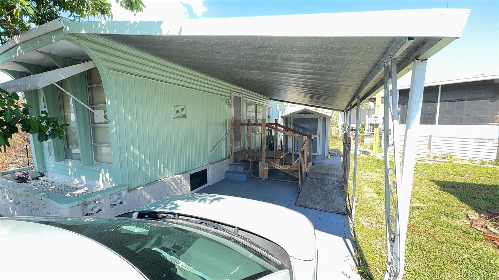 Listing photo id 2 for 4851 Gandy Boulevard B5l5