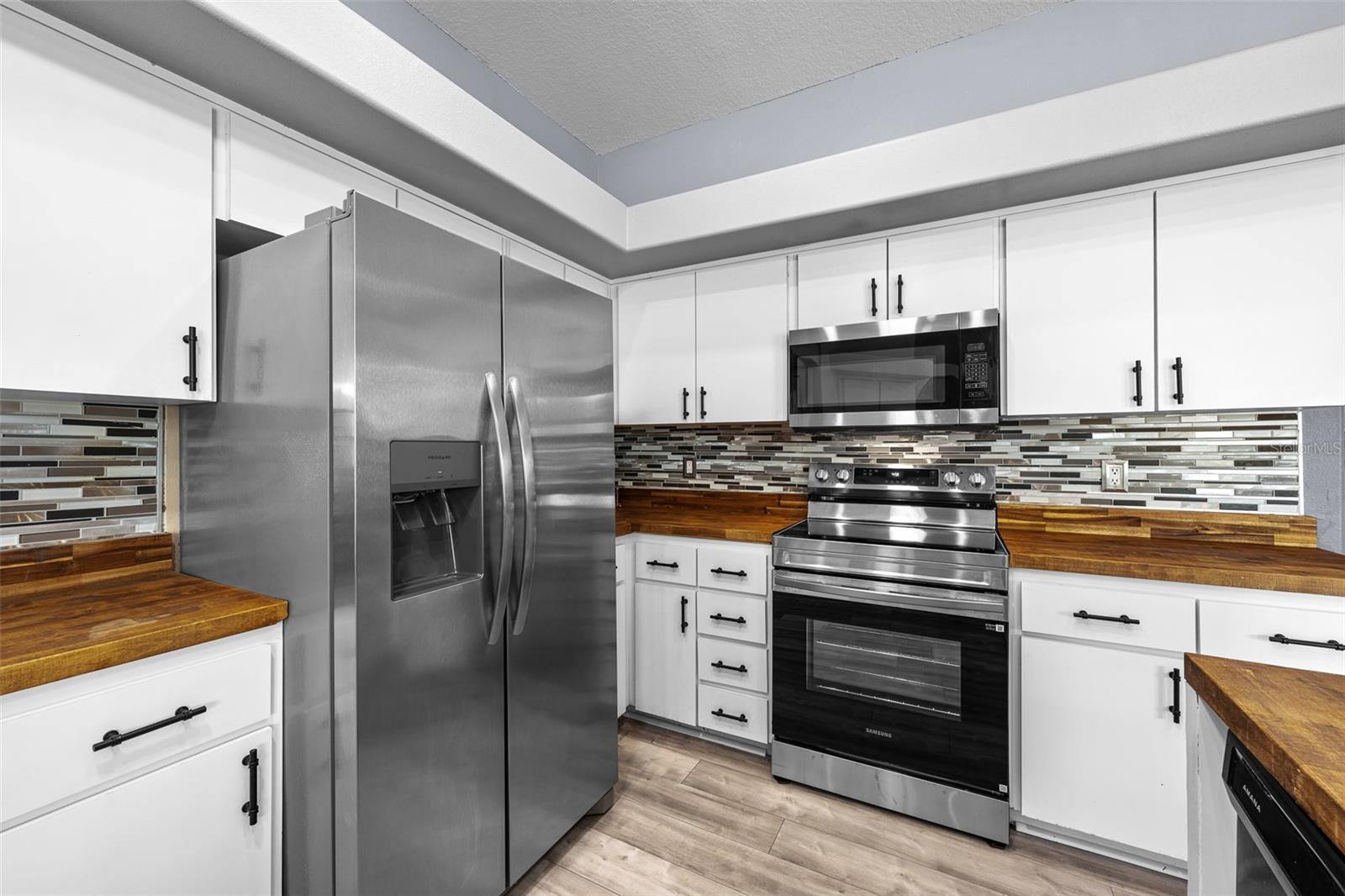 Image 10 of 72 For 5230 Halstead Lane