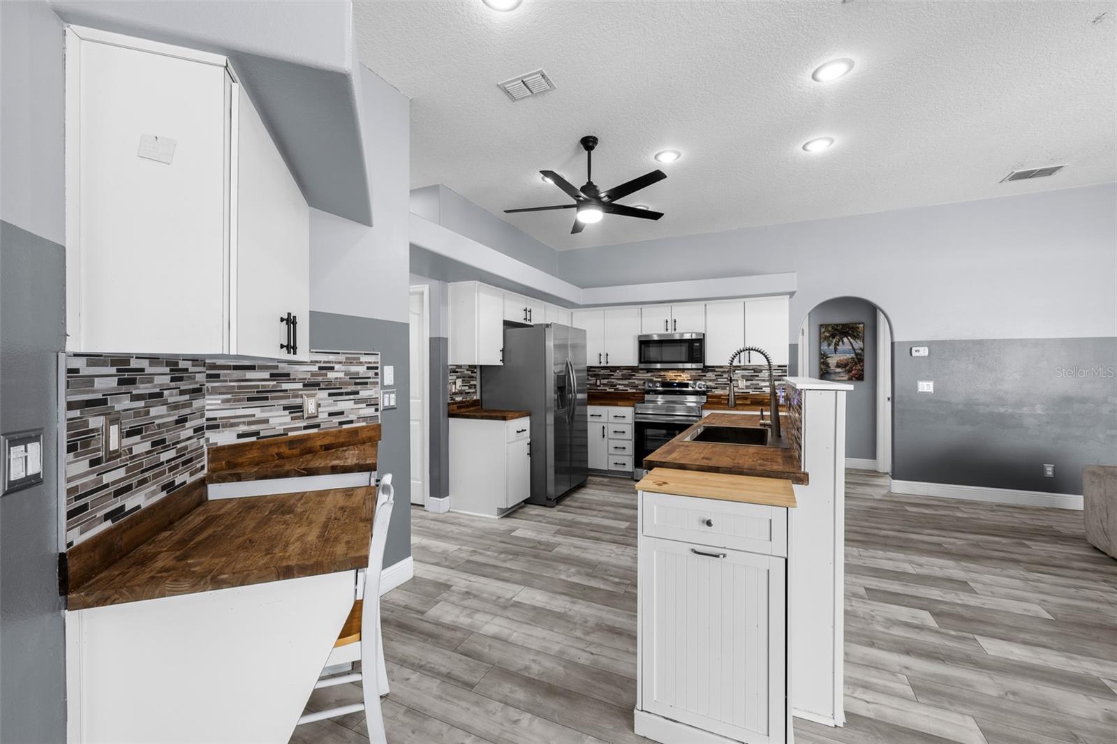 Image 13 of 72 For 5230 Halstead Lane