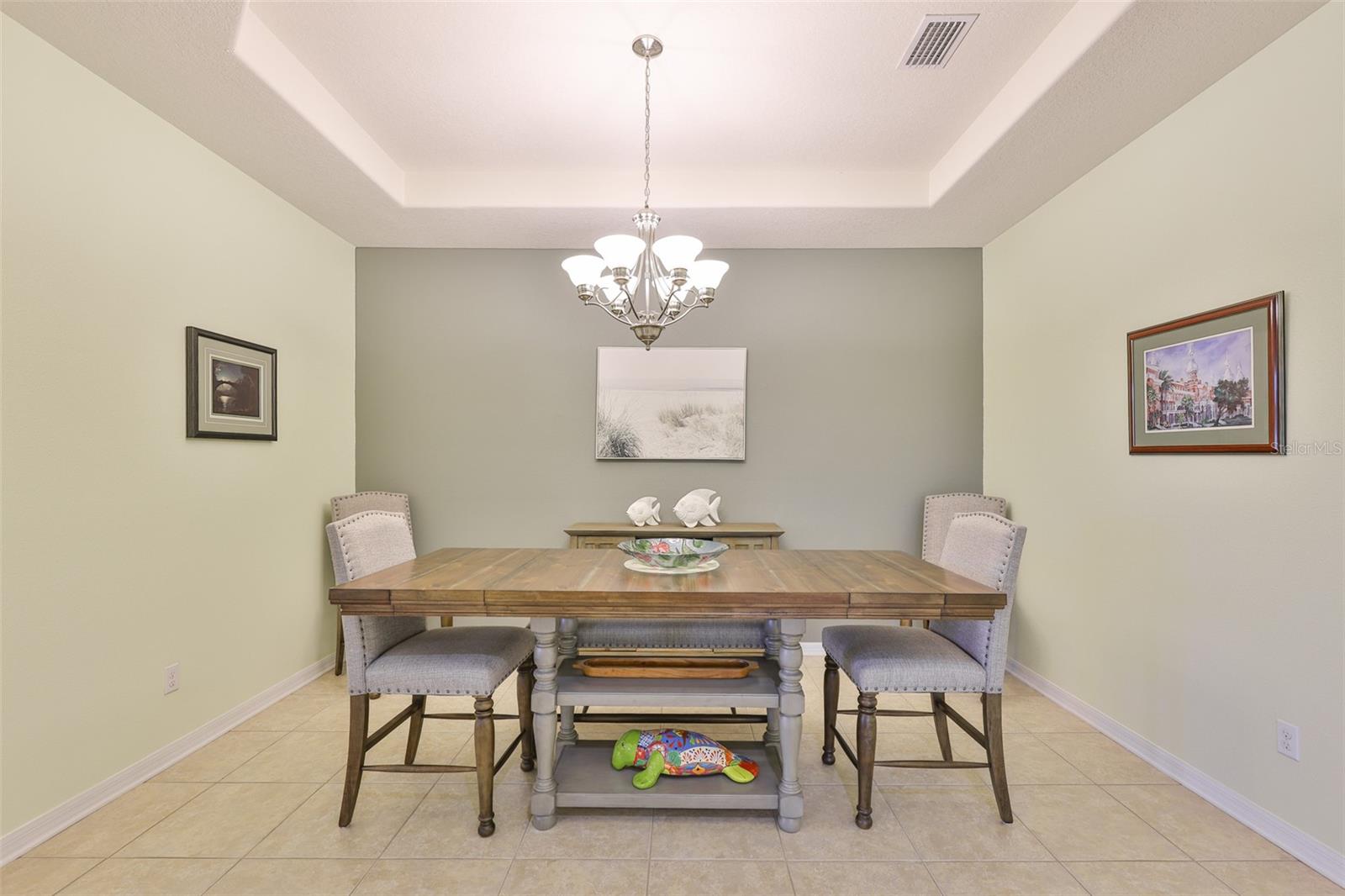 Image 11 of 54 For 1516 Yale Castle Court