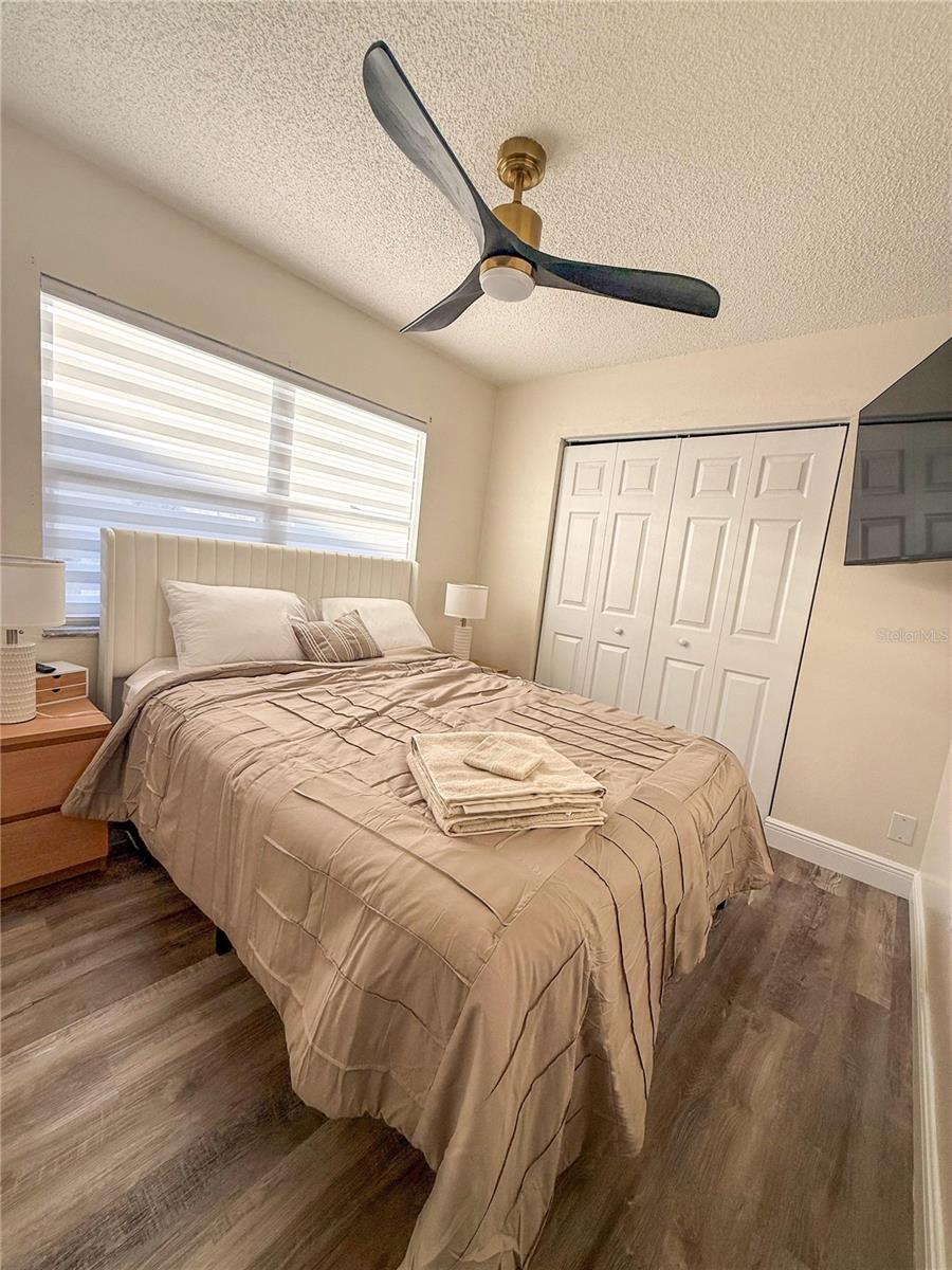 Image 12 of 15 For 7011 Oakwood Drive