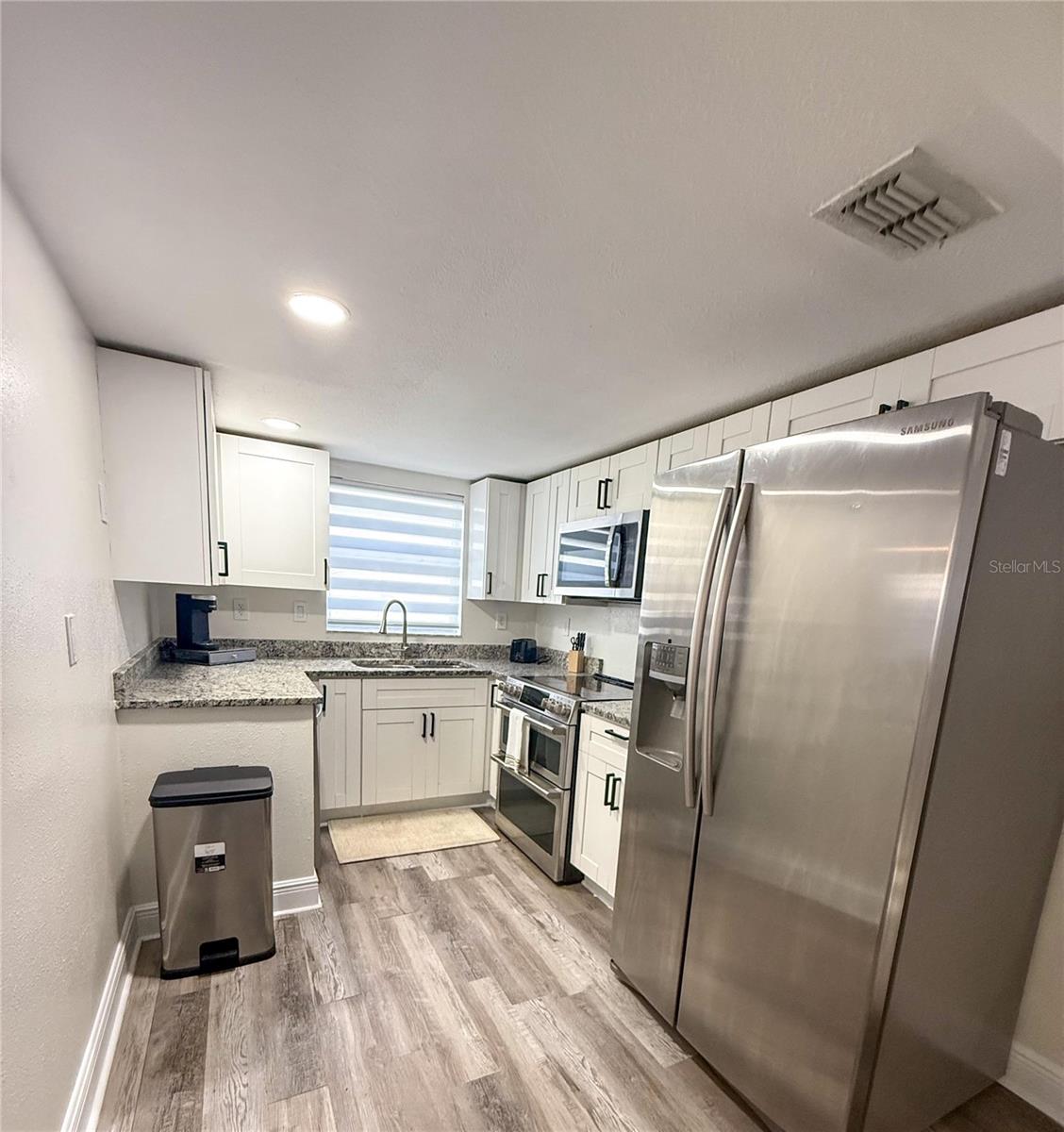Image 3 of 15 For 7011 Oakwood Drive