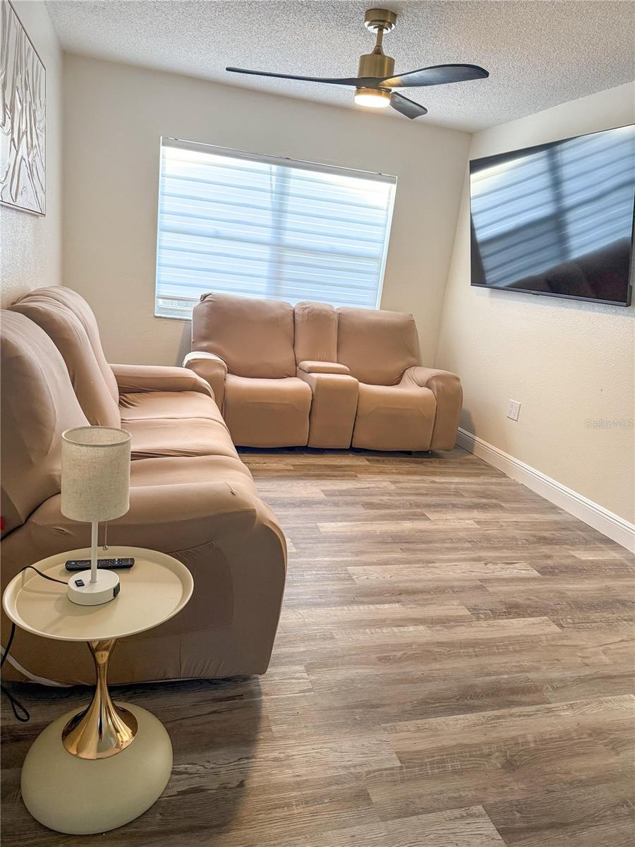 Image 5 of 15 For 7011 Oakwood Drive