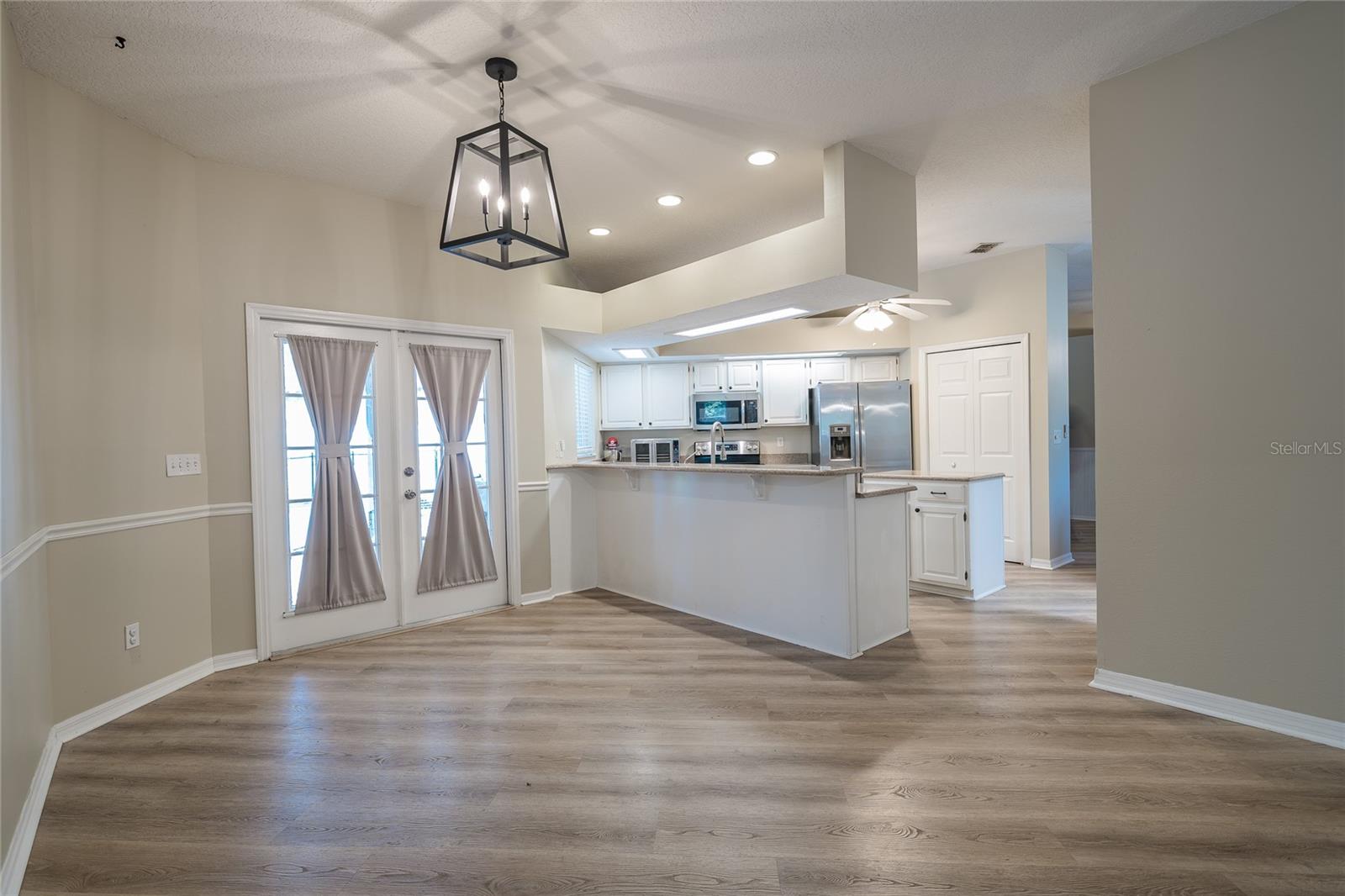 Image 15 of 39 For 3919 Appletree Drive