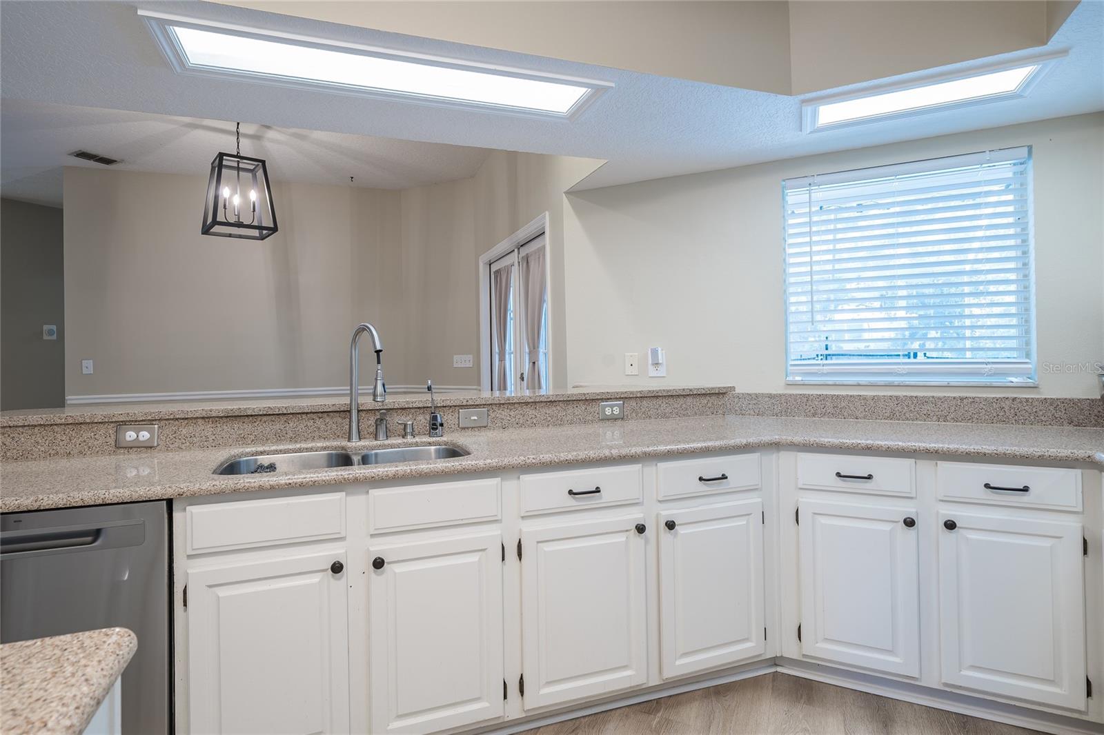 Image 16 of 39 For 3919 Appletree Drive