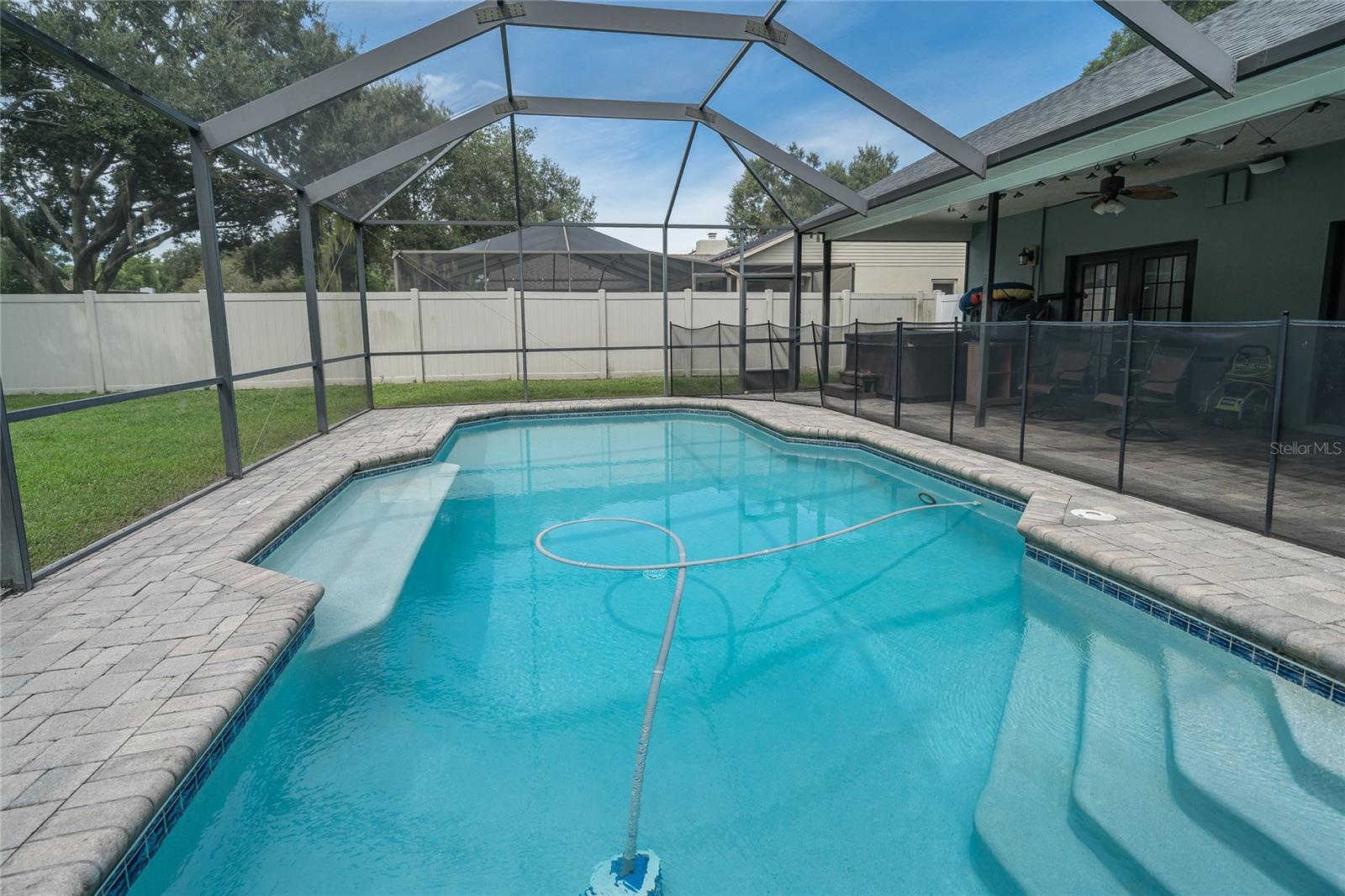 Image 33 of 39 For 3919 Appletree Drive