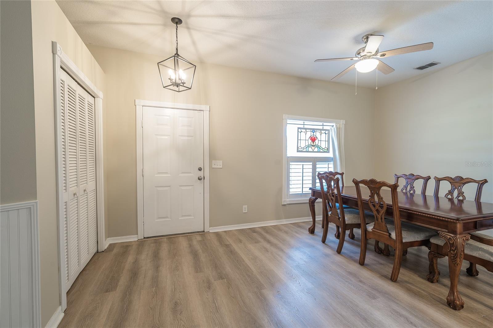 Image 6 of 39 For 3919 Appletree Drive