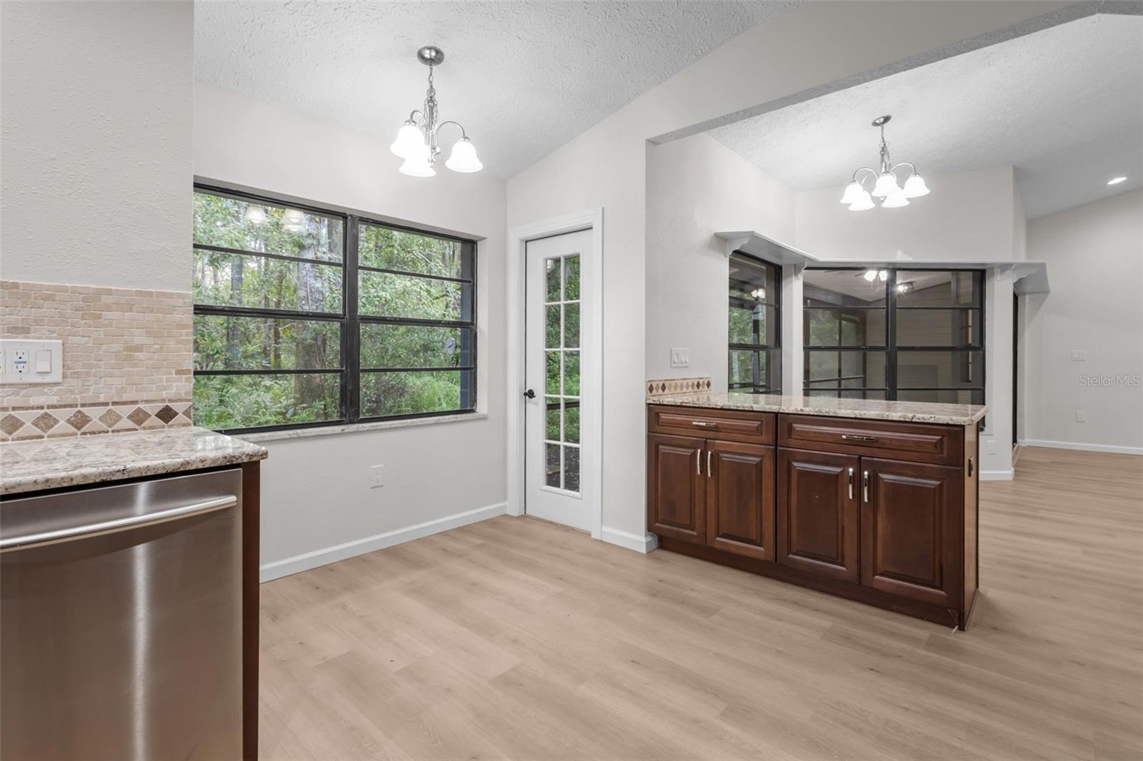 Image 12 of 38 For 887 Lucas Lane