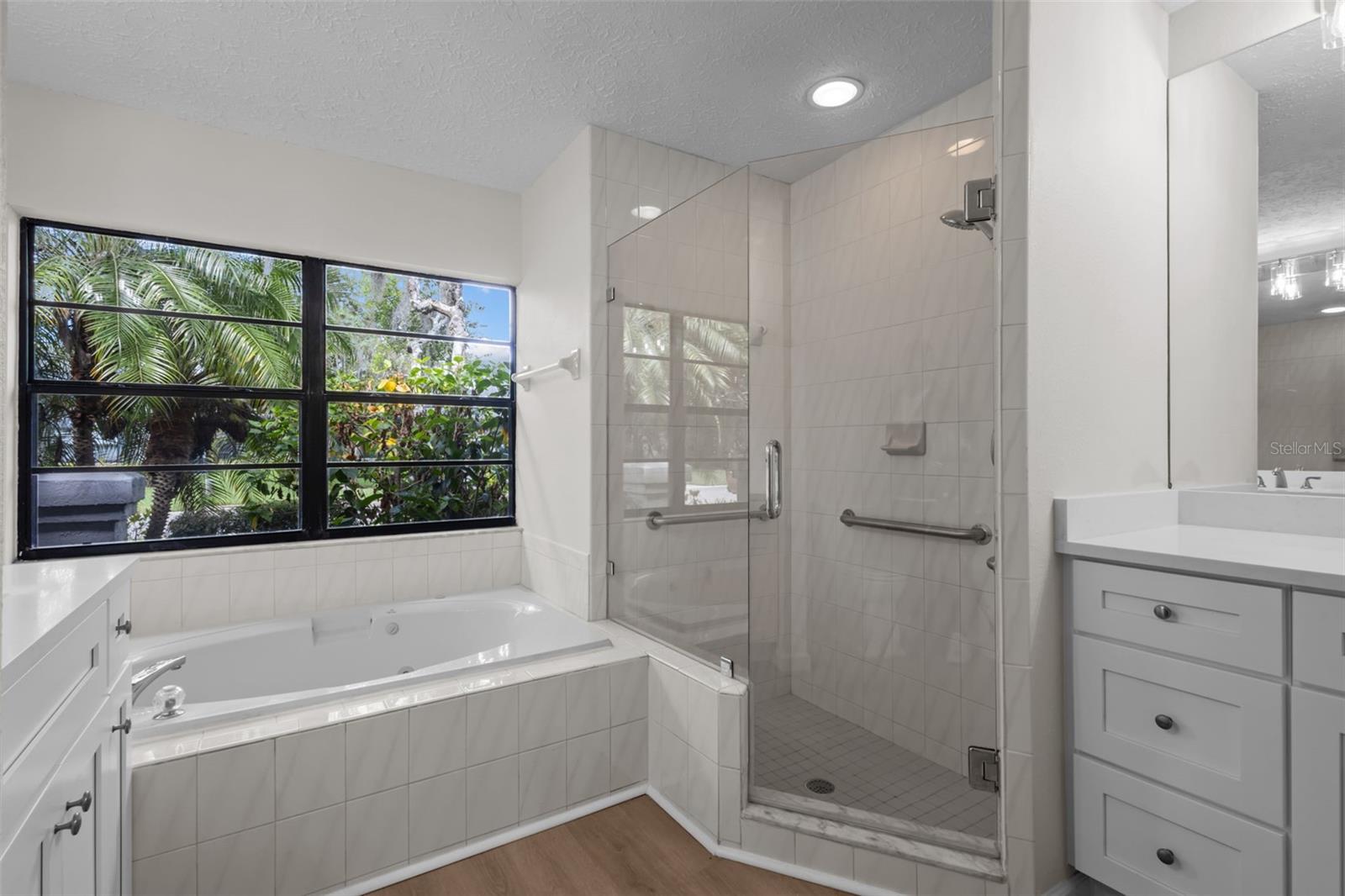 Image 18 of 38 For 887 Lucas Lane