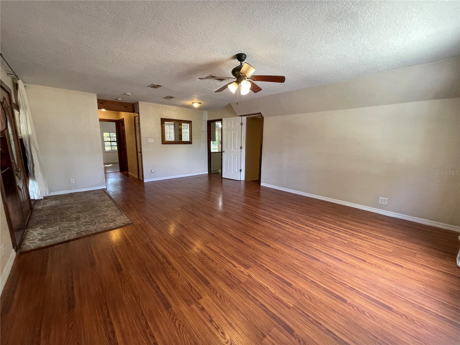Image 6 of 39 For 2525 Emma Circle