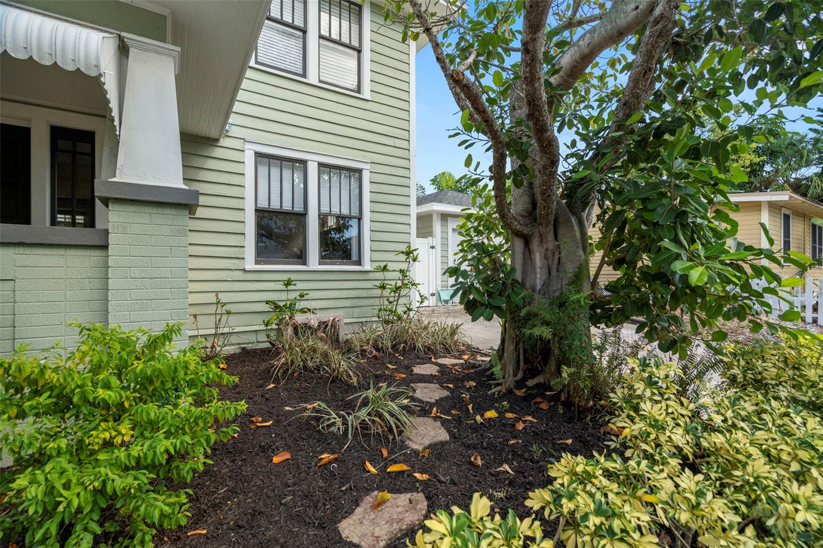 Image 14 of 74 For 540 11th Avenue N