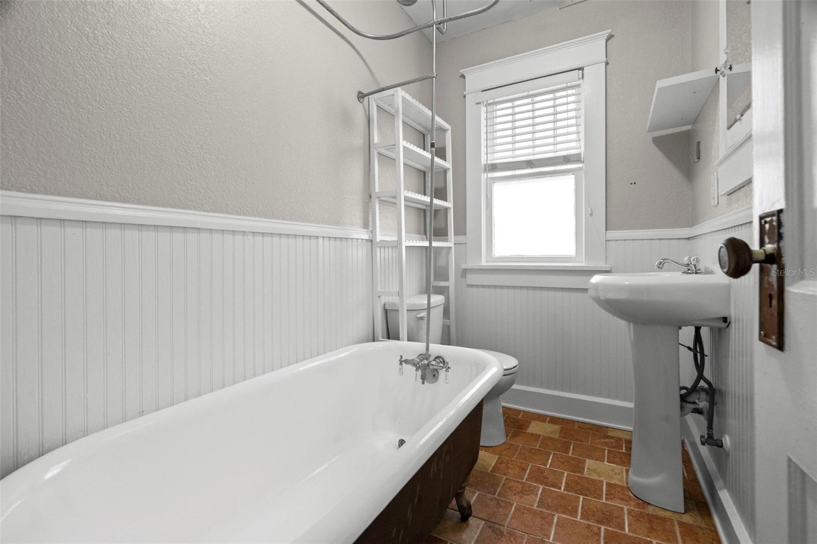 Image 17 of 74 For 540 11th Avenue N