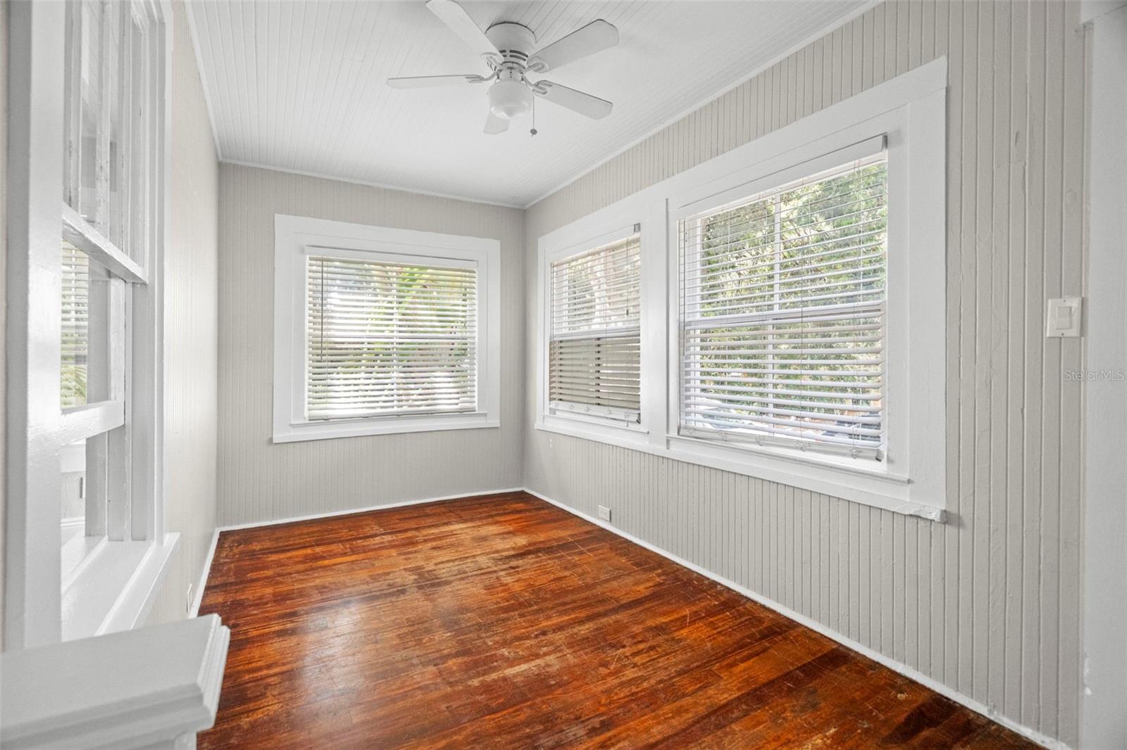 Image 24 of 74 For 540 11th Avenue N