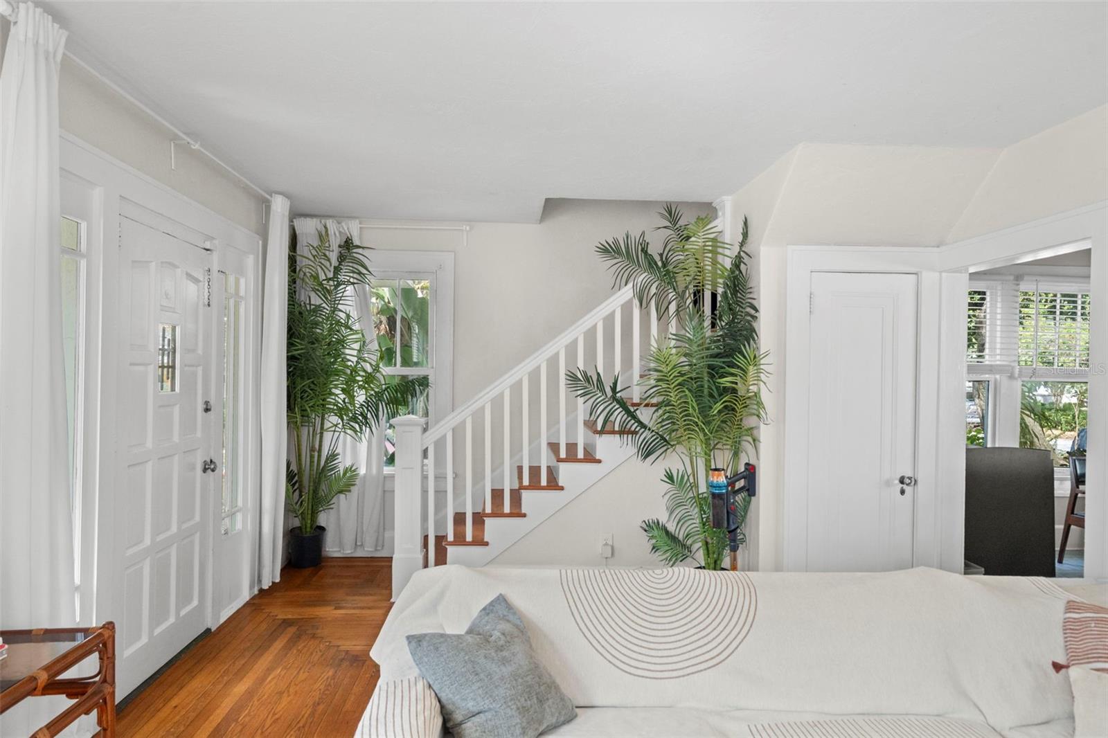 Image 54 of 74 For 540 11th Avenue N