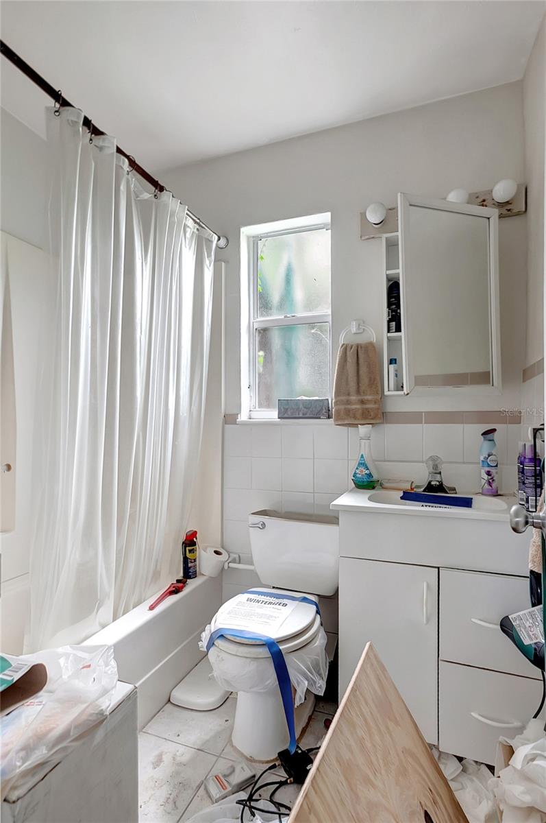 Image 11 of 15 For 532 Hampton Avenue Ne