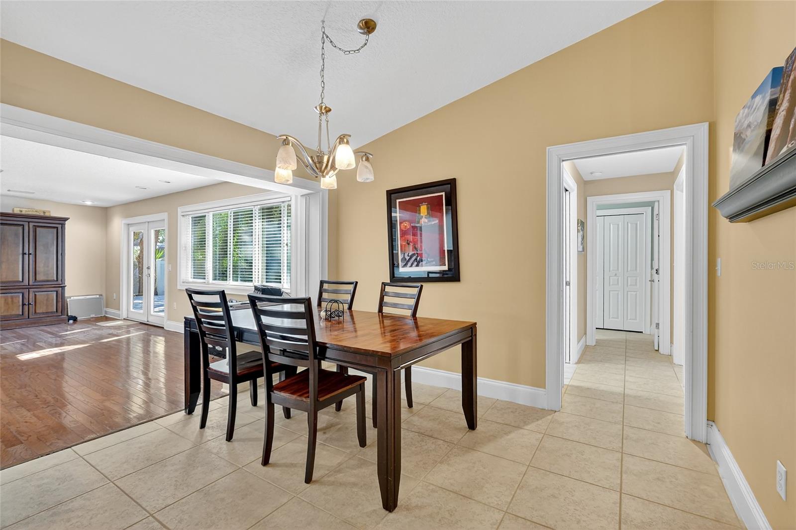 Image 11 of 34 For 149 Mayfair Circle W