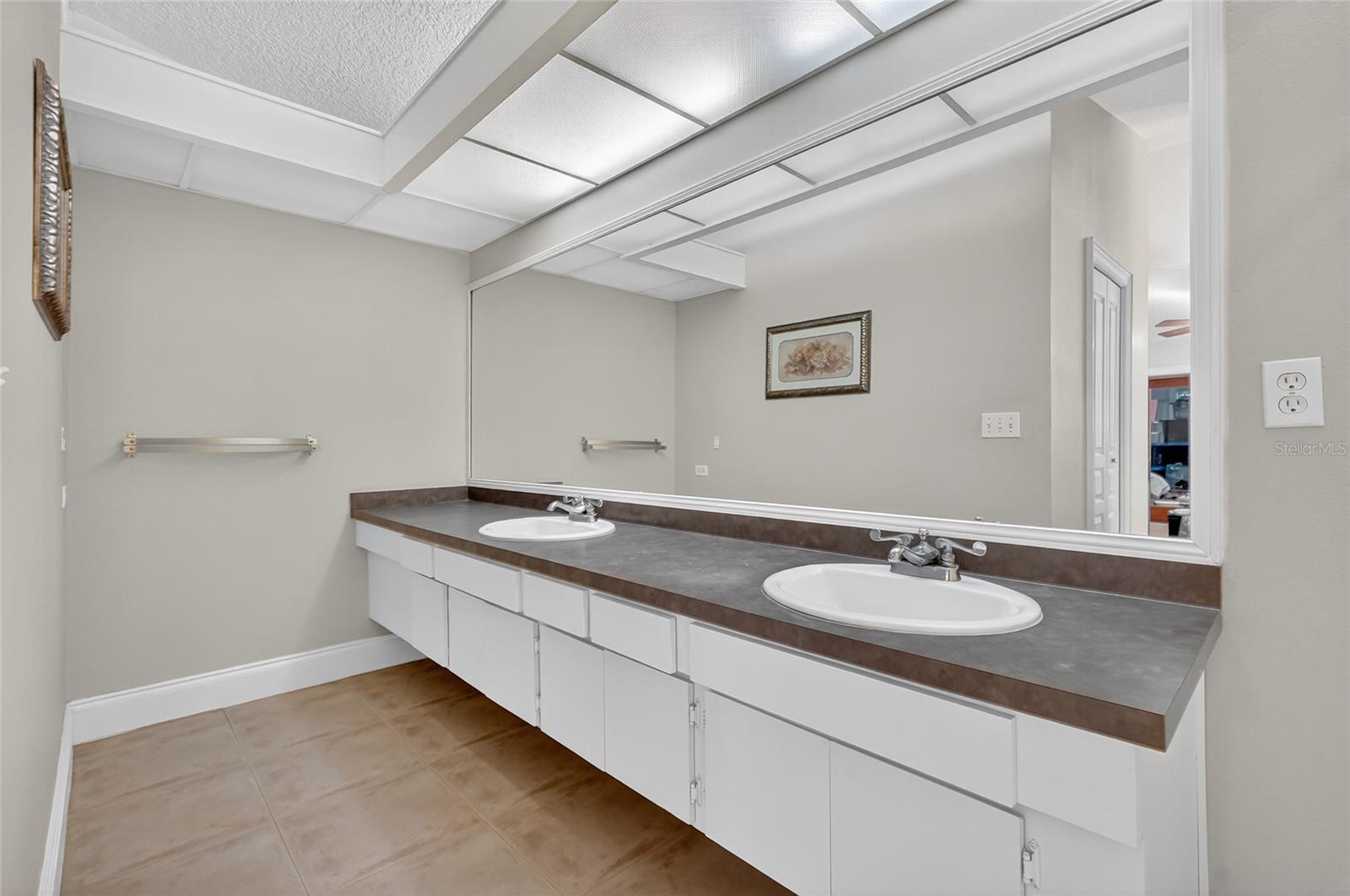 Image 20 of 34 For 149 Mayfair Circle W