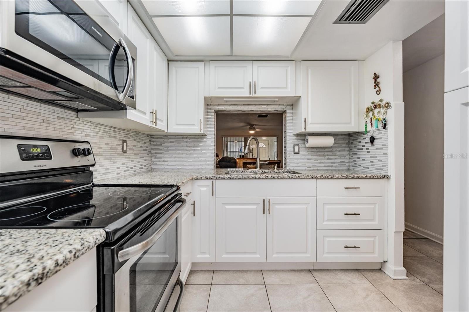 Listing photo id 3 for 4206 Touchton Place