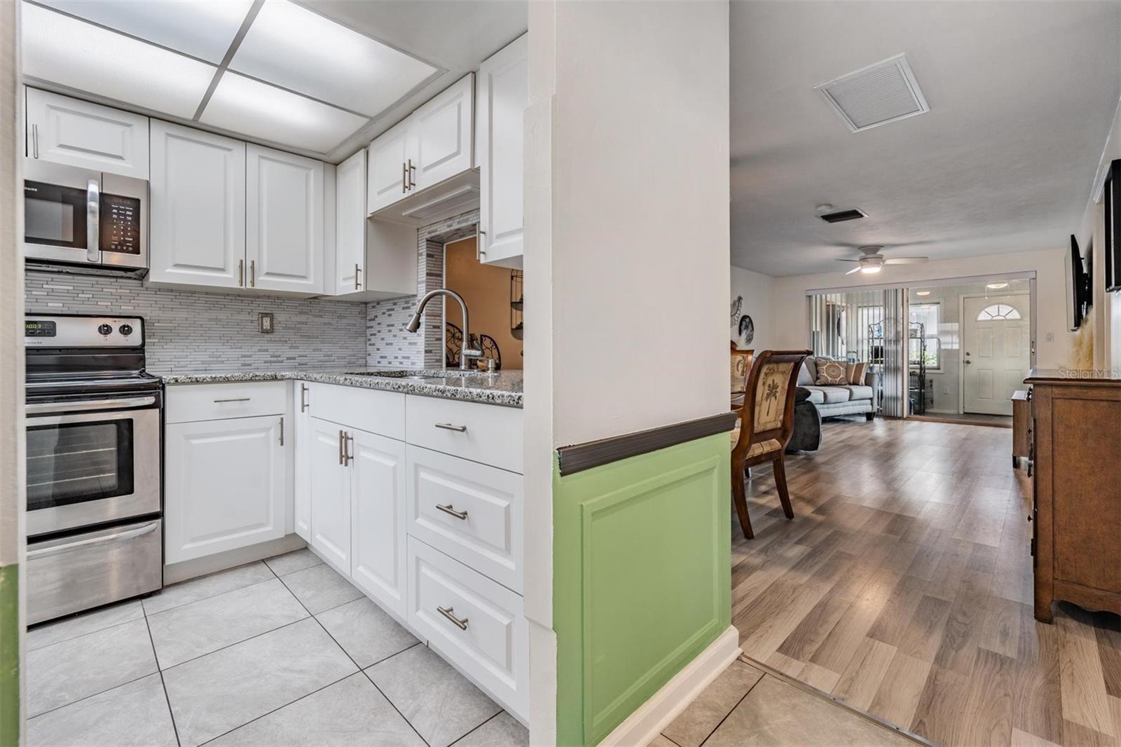 Listing photo id 4 for 4206 Touchton Place