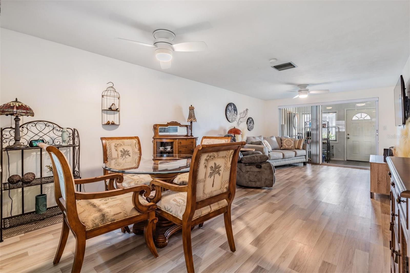 Listing photo id 5 for 4206 Touchton Place