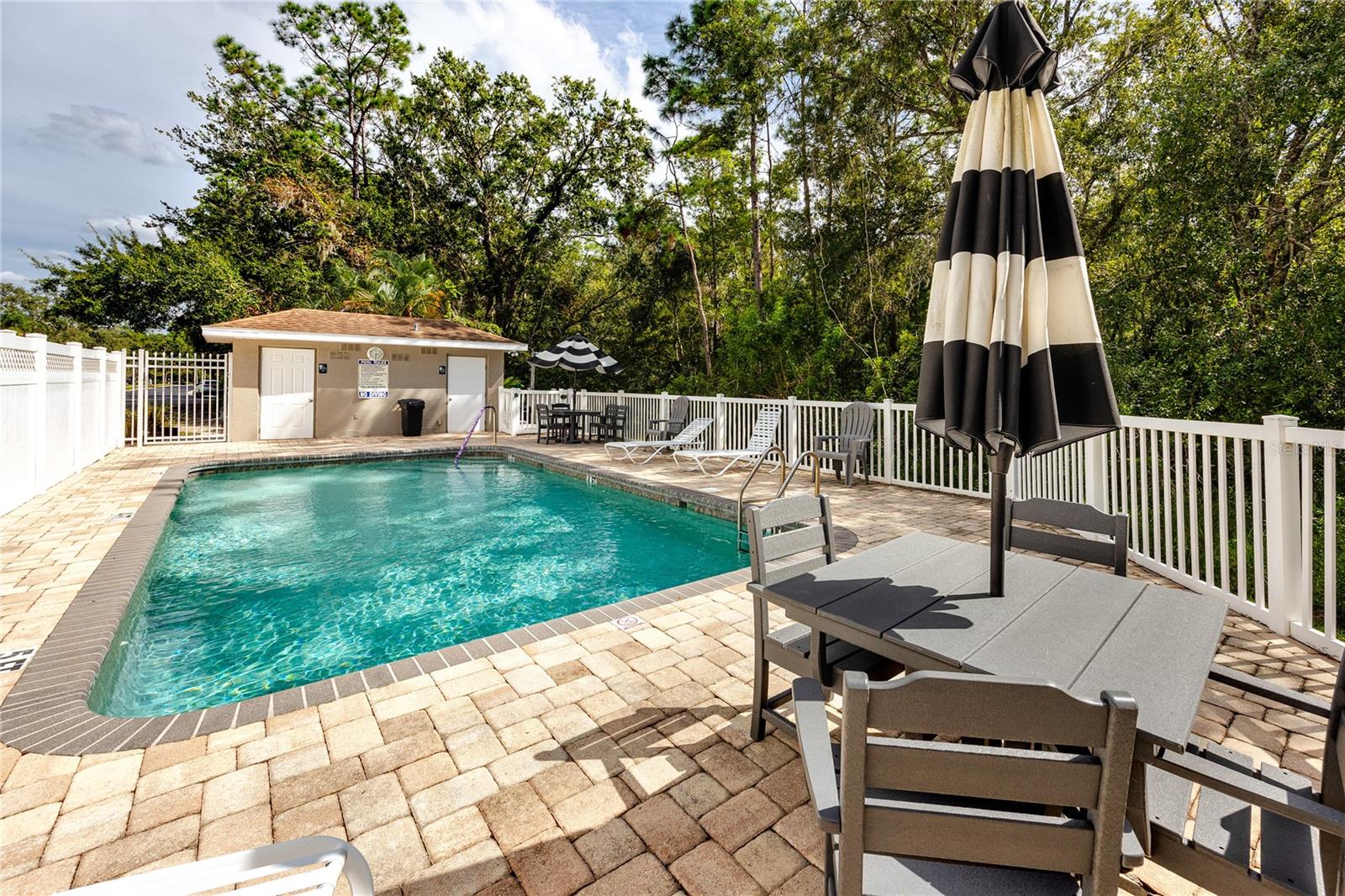 Image 43 of 58 For 4331 Brooker Creek Drive