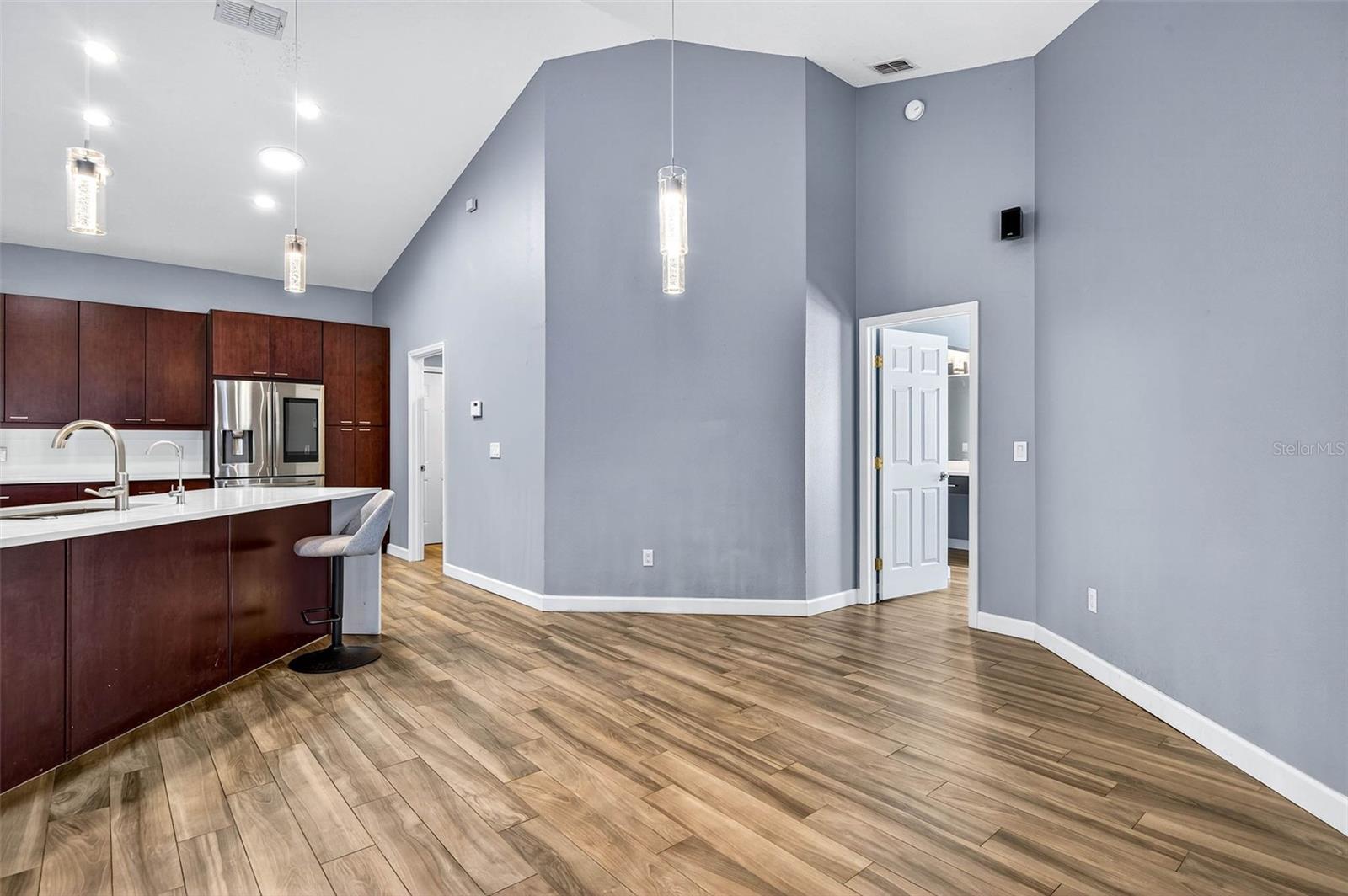 Image 11 of 50 For 12025 Steppingstone Boulevard
