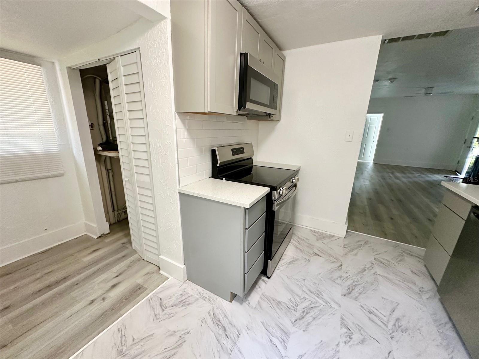 Image 7 of 13 For 4736 20th Street N