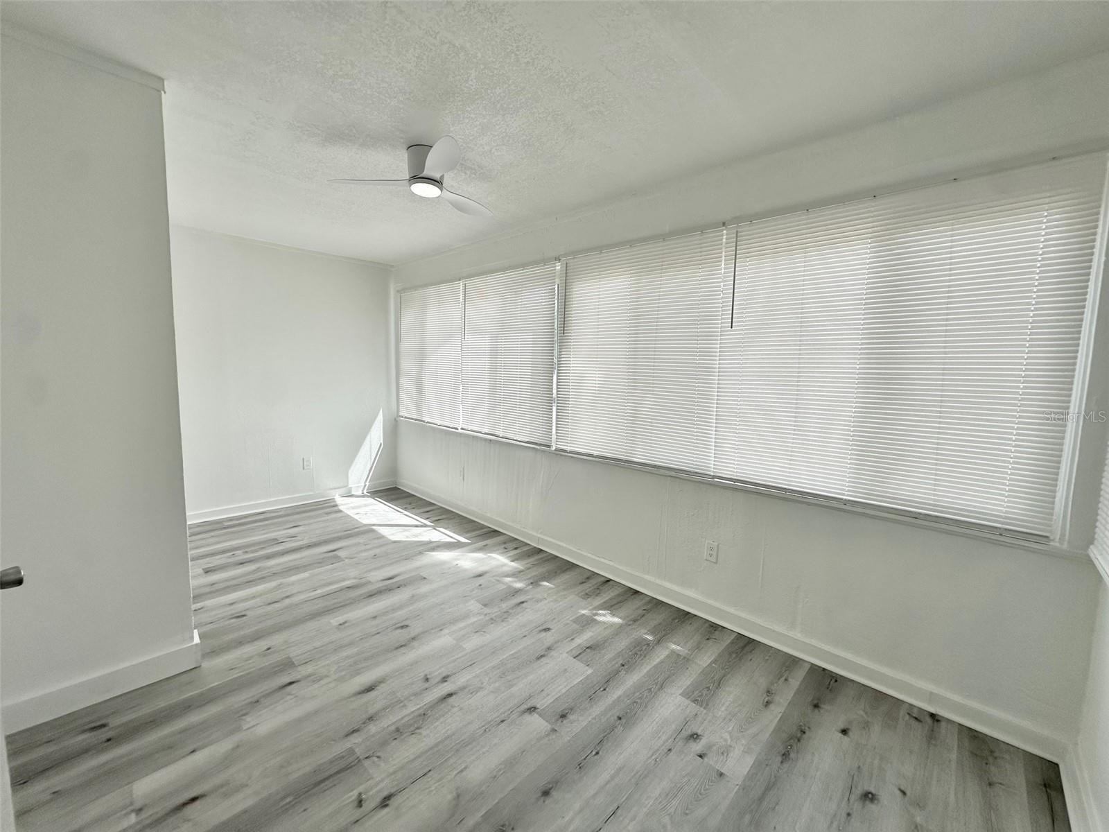 Image 9 of 13 For 4736 20th Street N