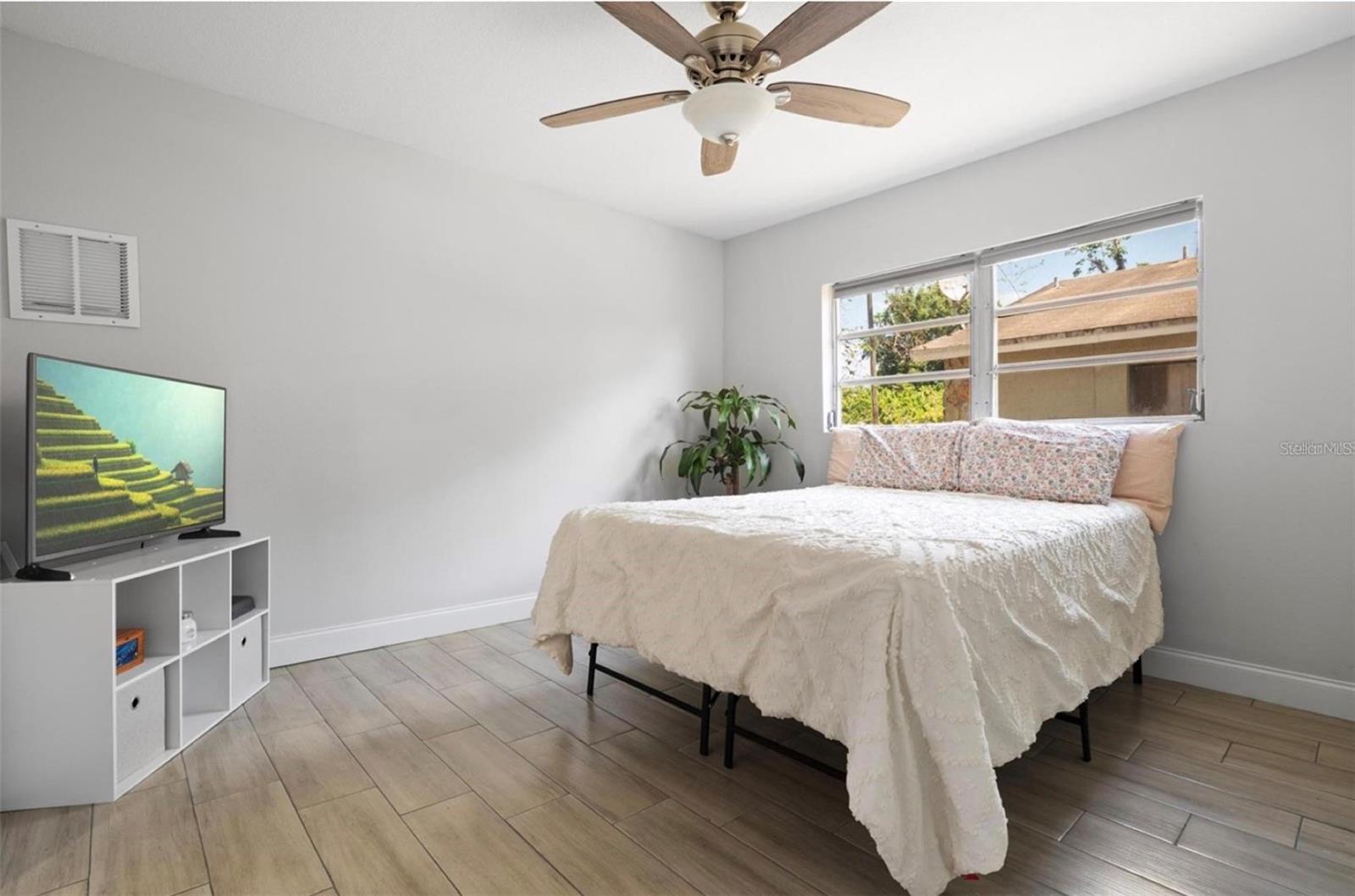 Image 11 of 19 For 2821 Marconi Street