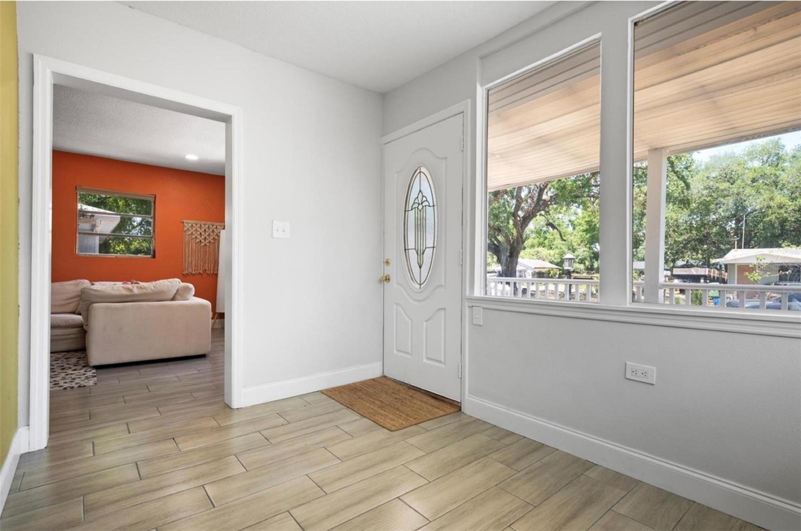 Image 3 of 19 For 2821 Marconi Street