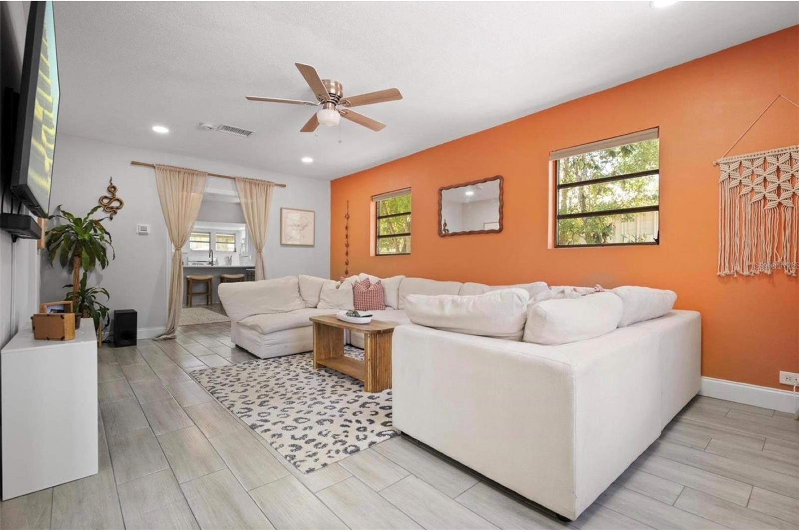 Image 4 of 19 For 2821 Marconi Street