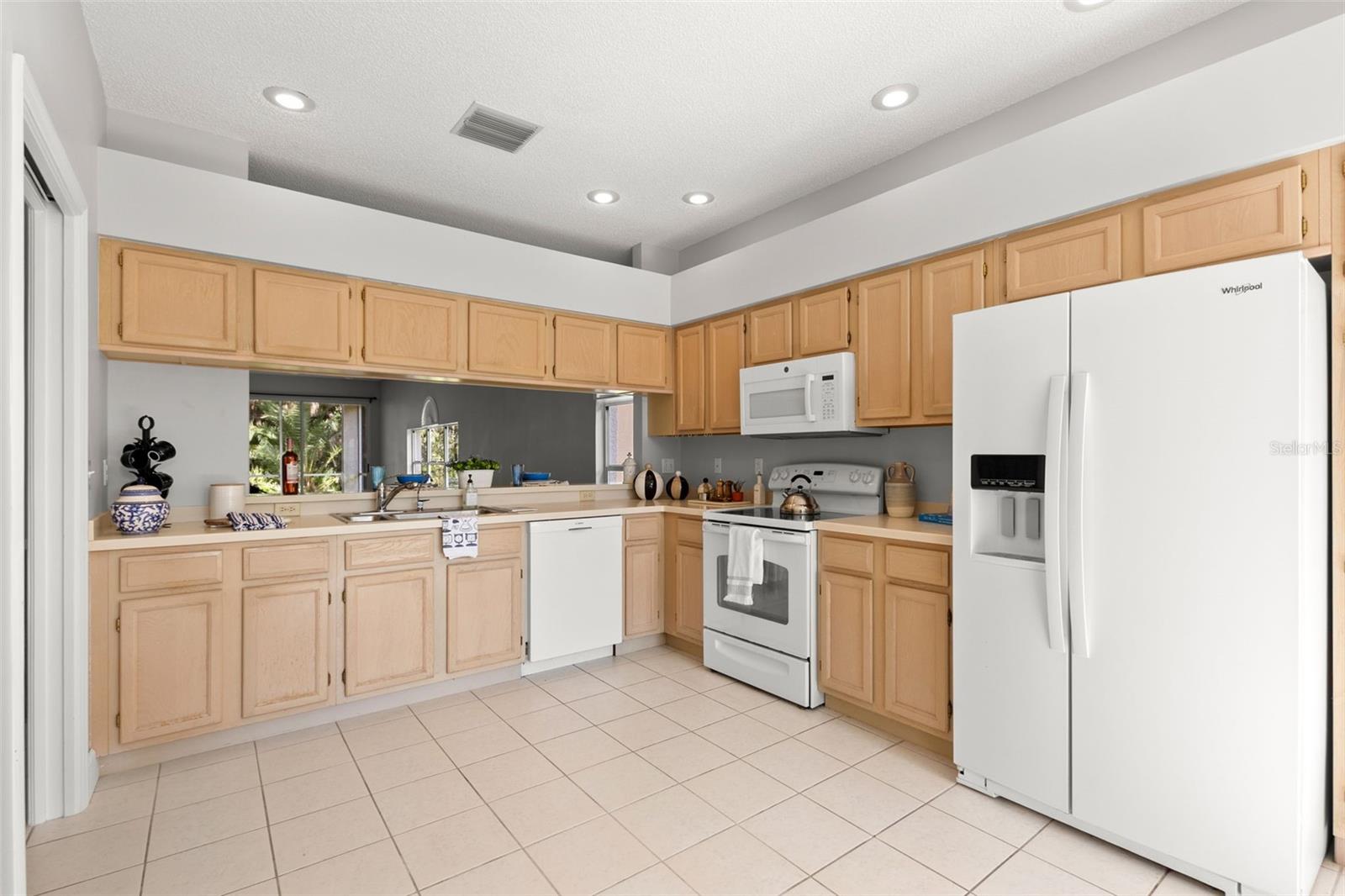Image 17 of 60 For 604 Kingsmill Court