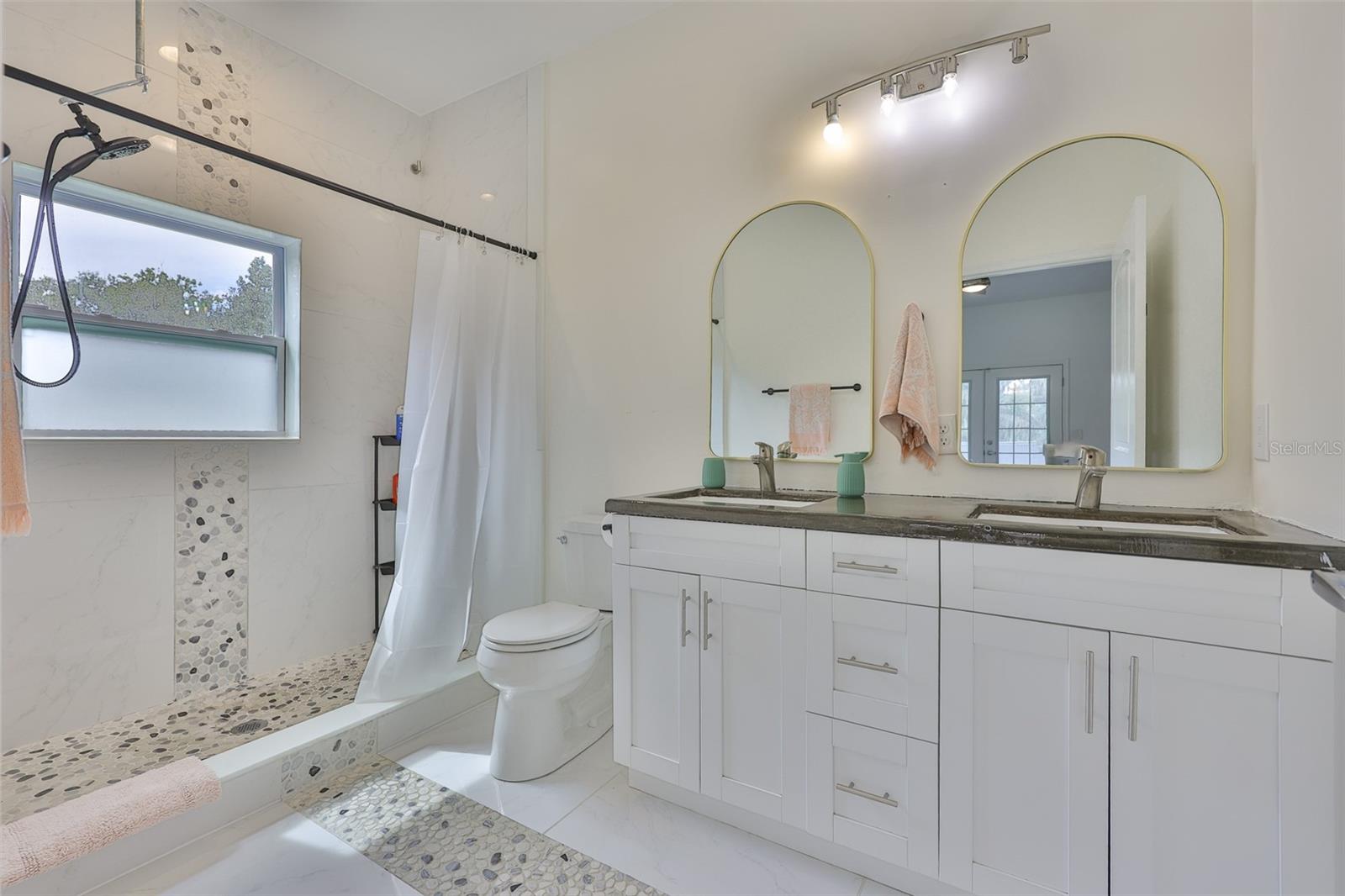 Image 22 of 43 For 8920 Williams Road