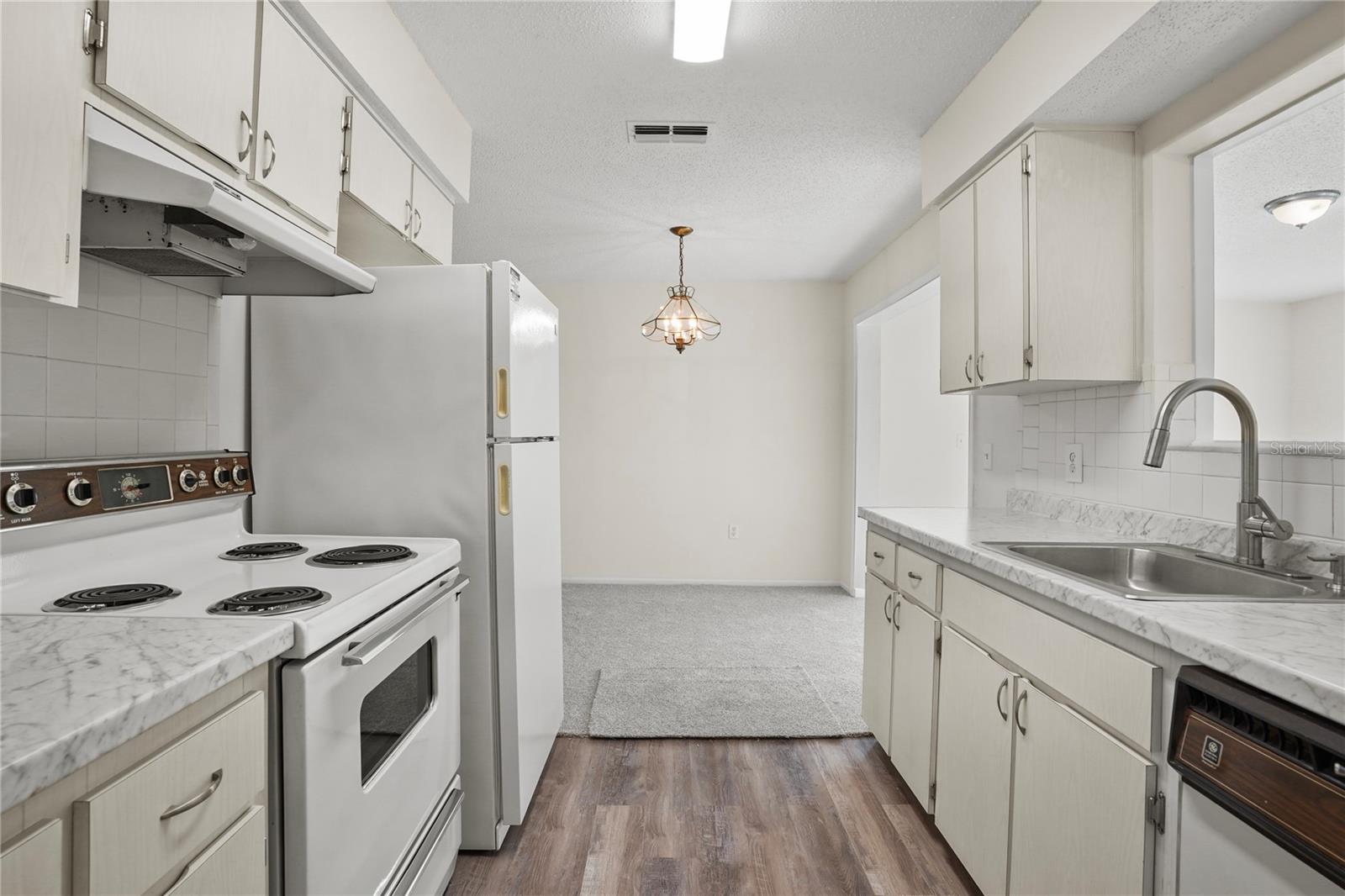 Image 6 of 31 For 8530 Zane Lane
