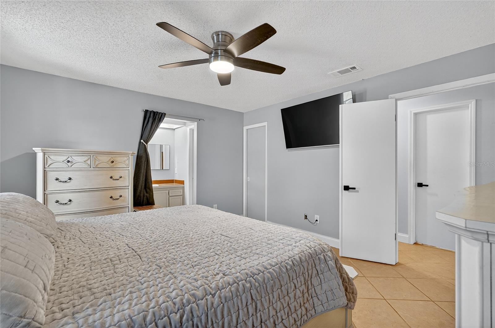 Image 16 of 37 For 14112 Eastland Lane