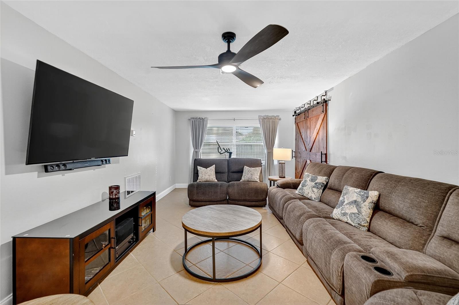 Image 3 of 37 For 14112 Eastland Lane