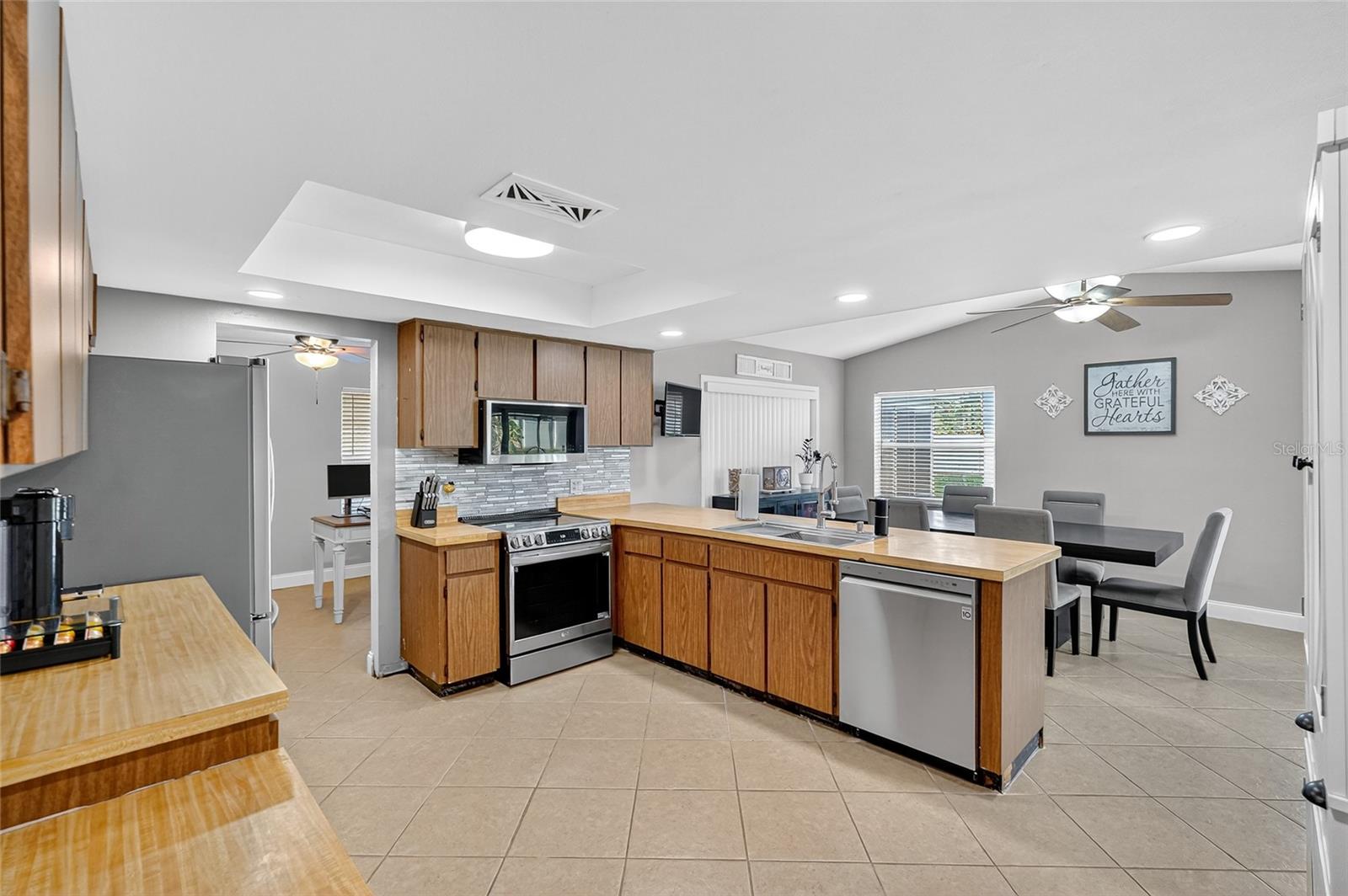 Image 6 of 37 For 14112 Eastland Lane