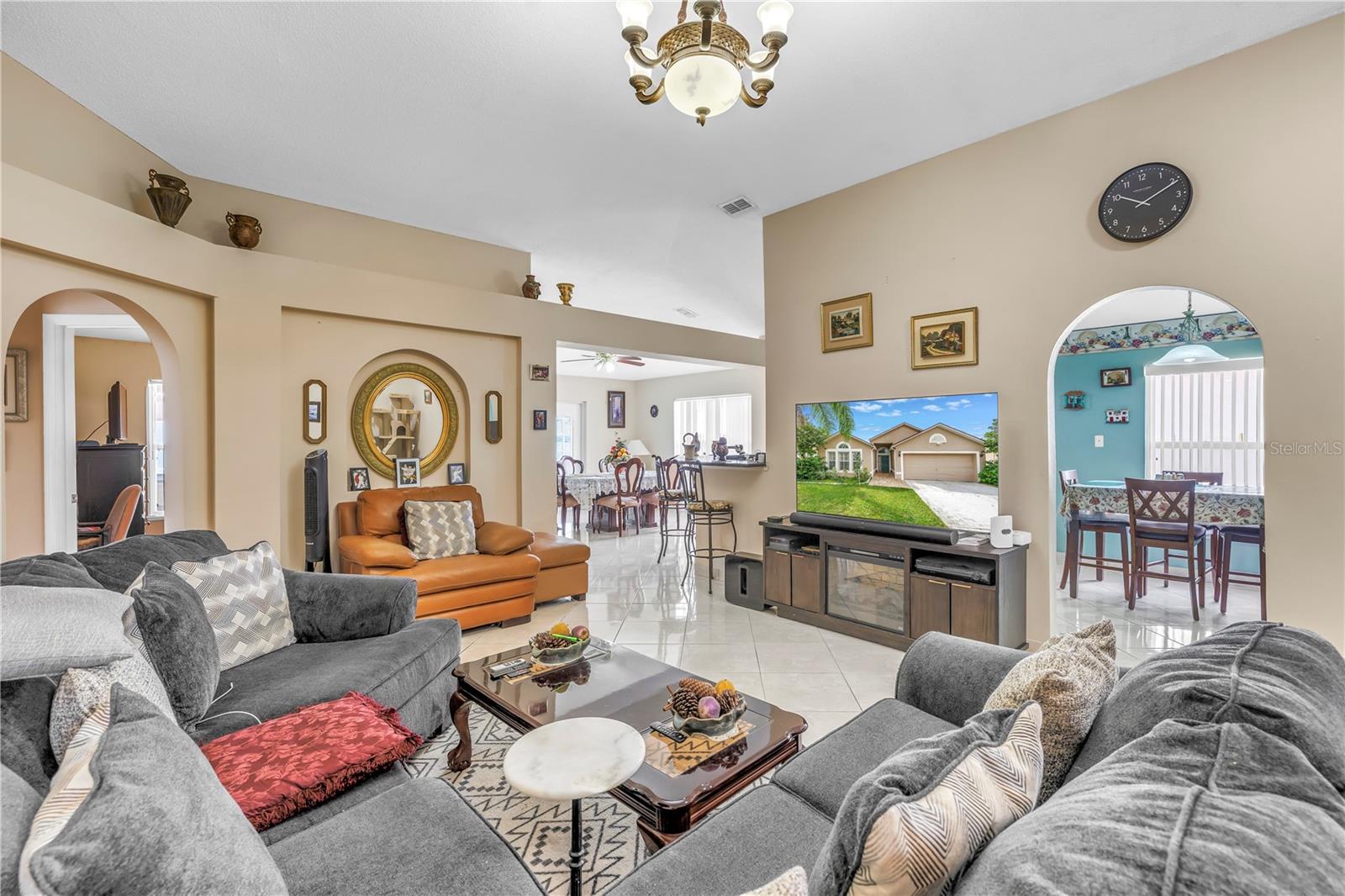 Image 4 of 35 For 31704 Loch Aline Drive