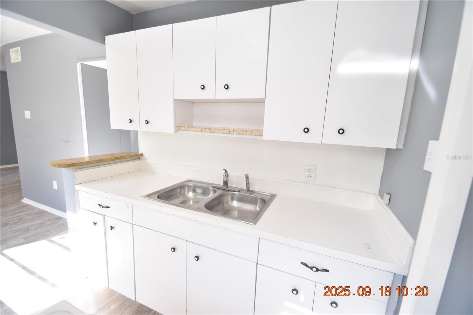 Image 15 of 30 For 9432 84th Street